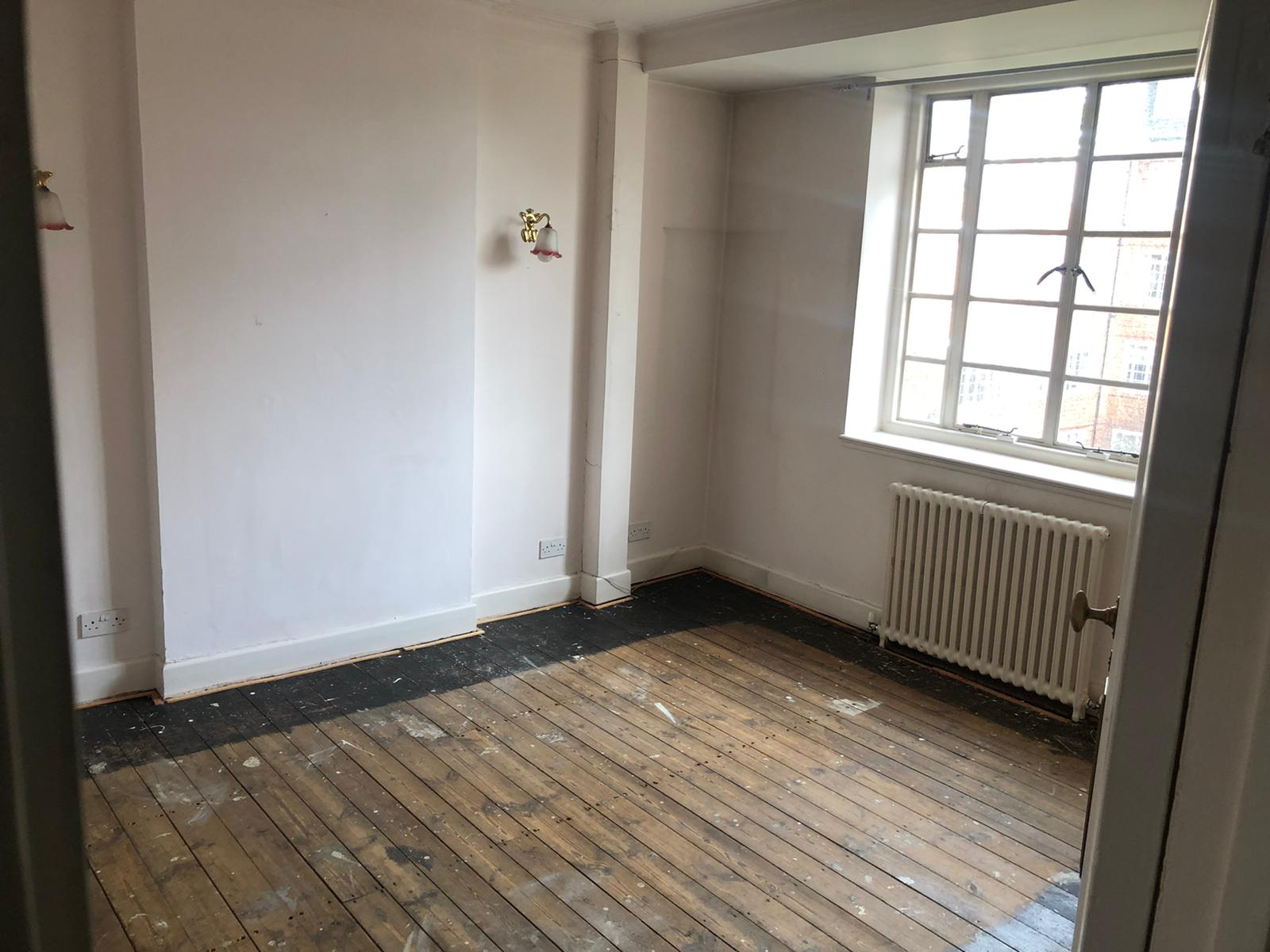VACANT - Leasehold Self Contained Purpose Built Second Floor Flat