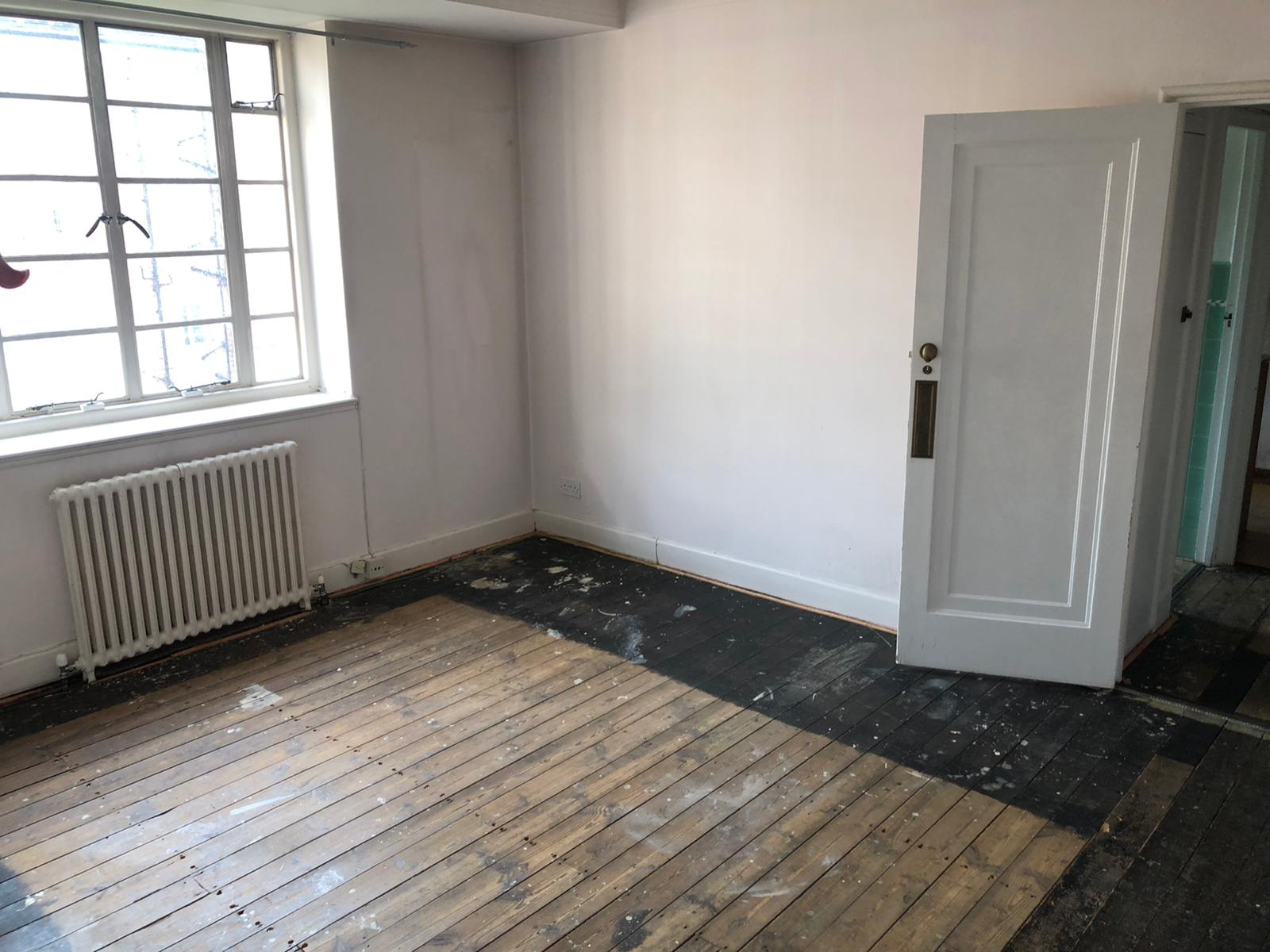 VACANT - Leasehold Self Contained Purpose Built Second Floor Flat