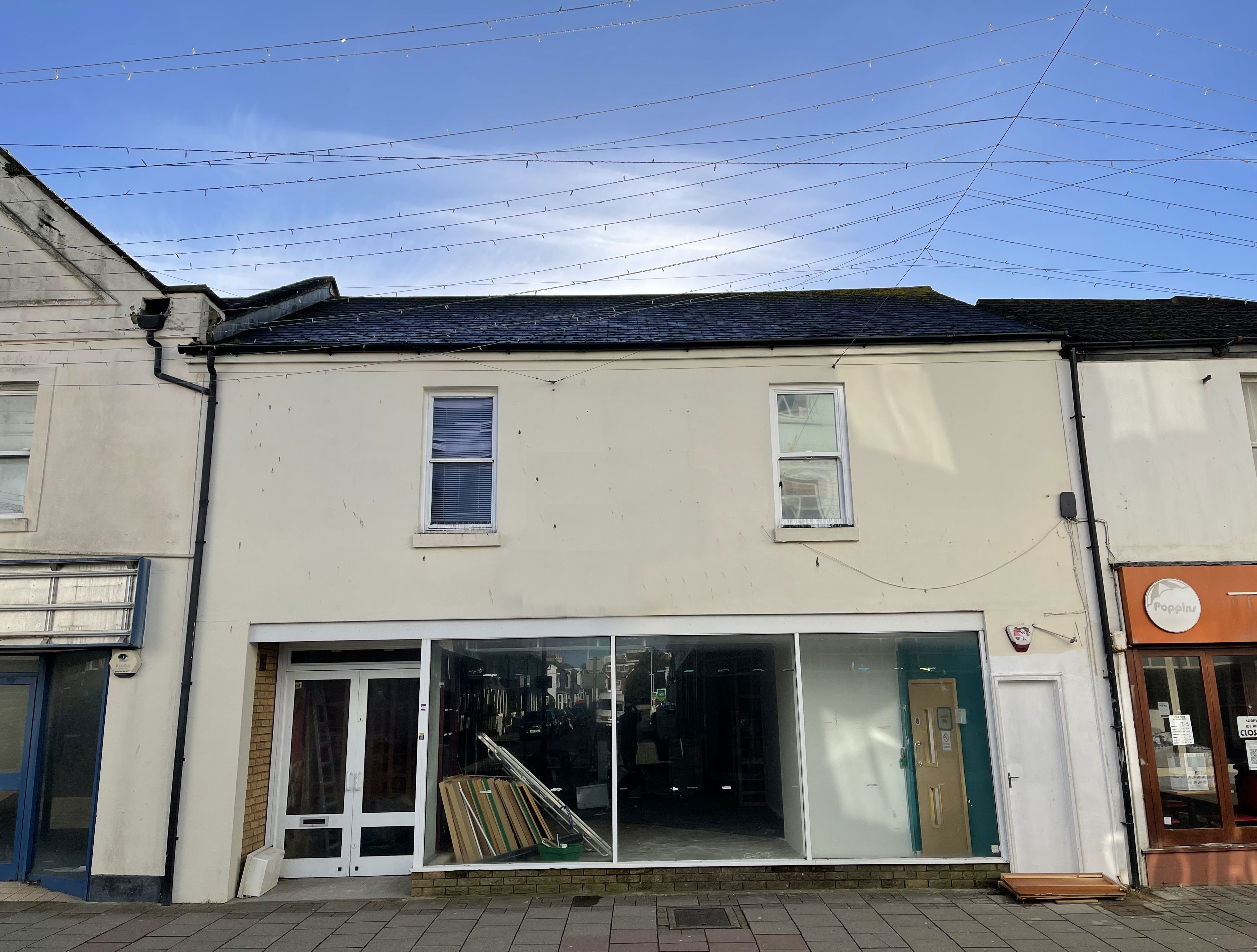VACANT/INVESTMENT - Freehold Mid Terrace Building