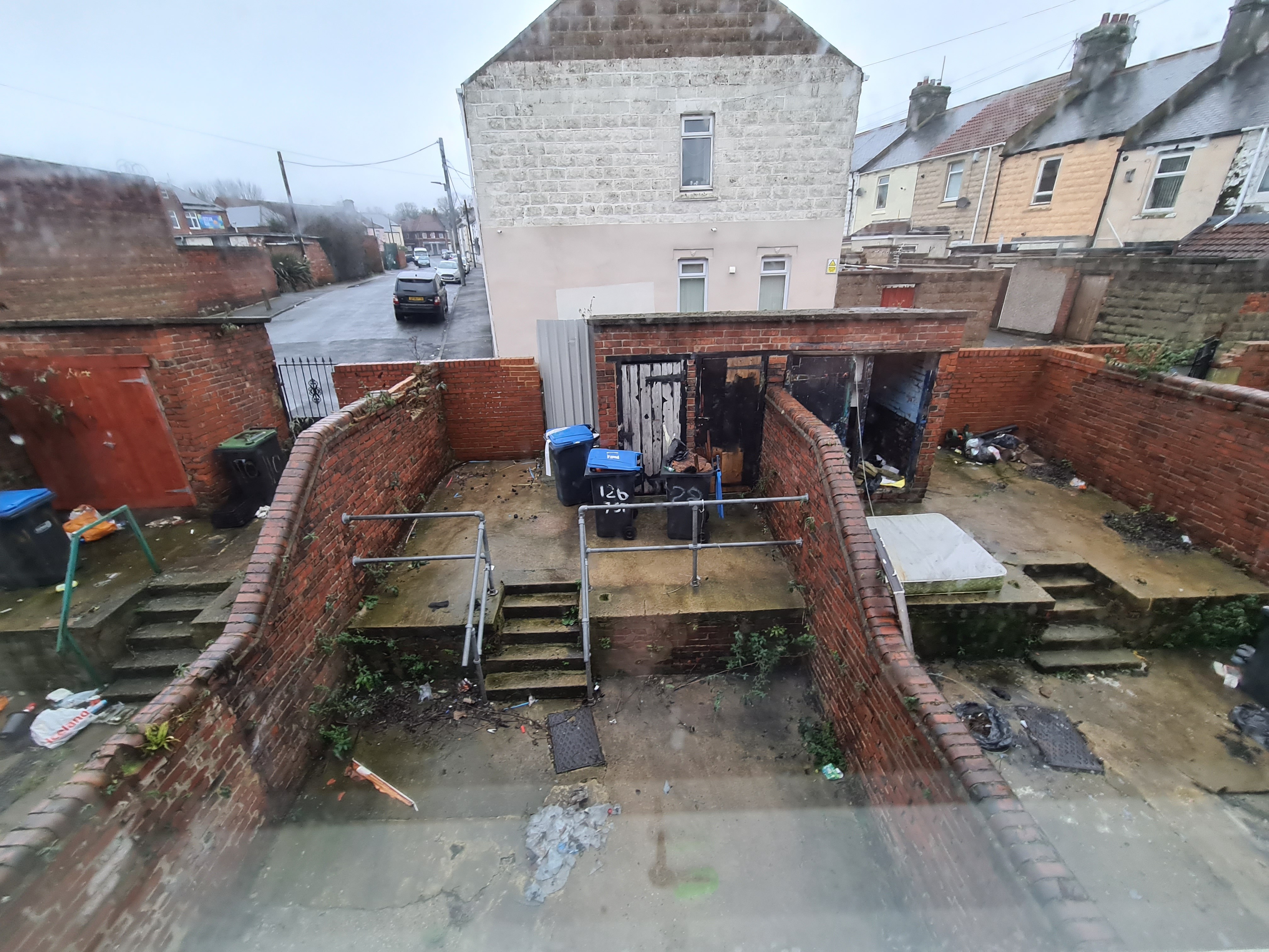 VACANT - Freehold Mid Terrace House 