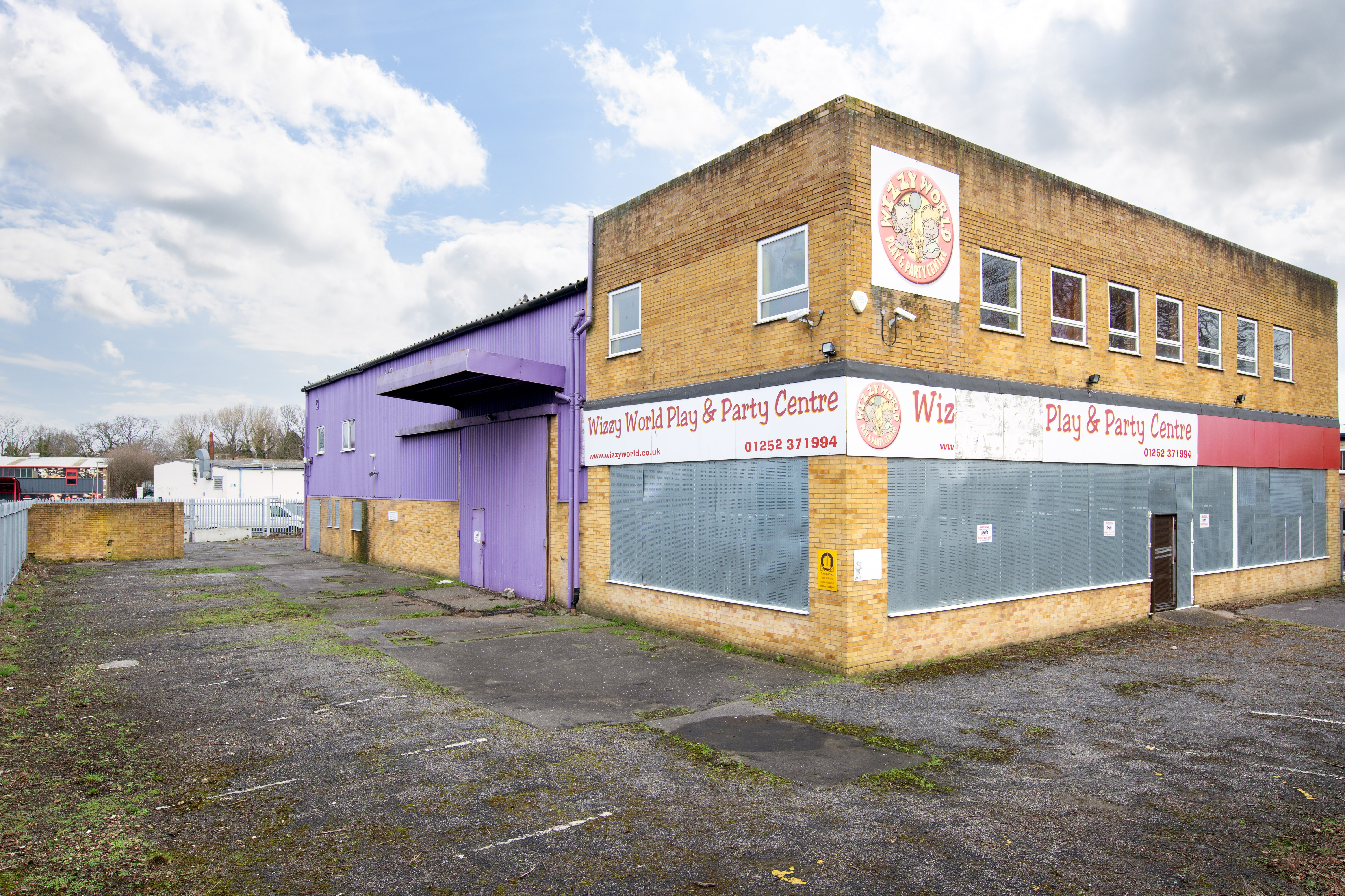 Vacant Leasehold Industrial/Warehouse Unit
