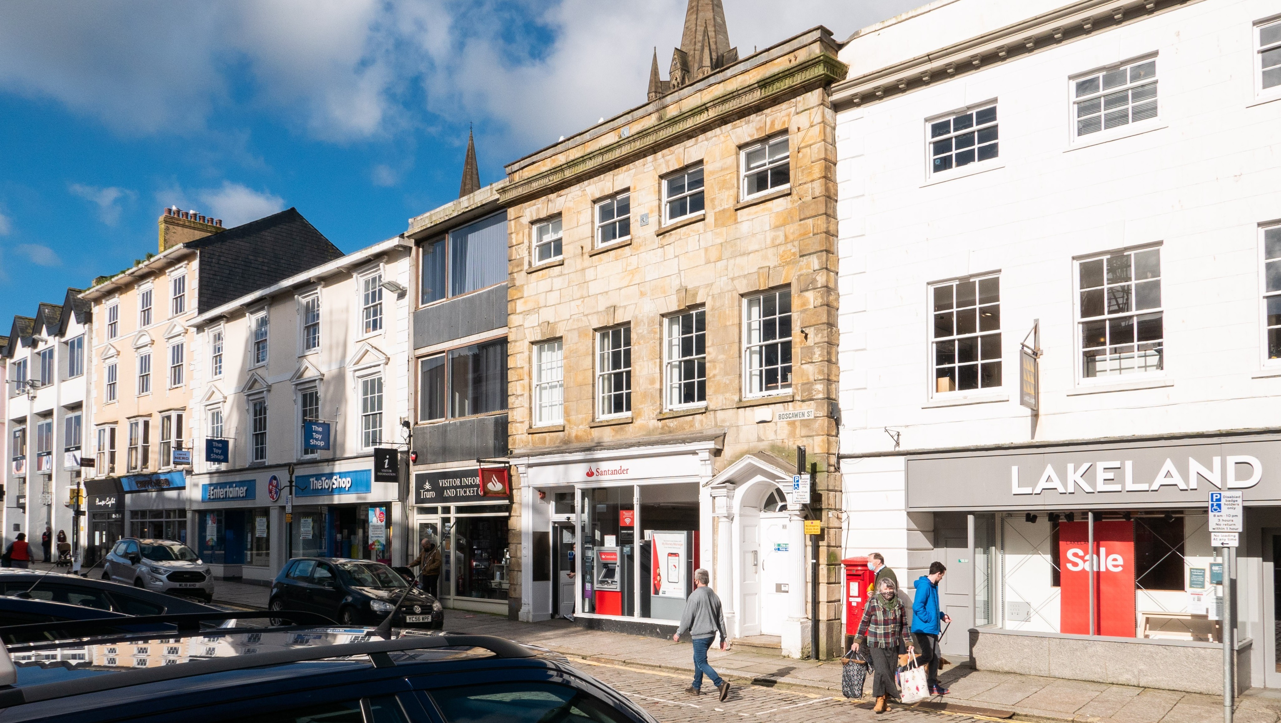 Attractive Freehold Grade II Listed Bank Investment