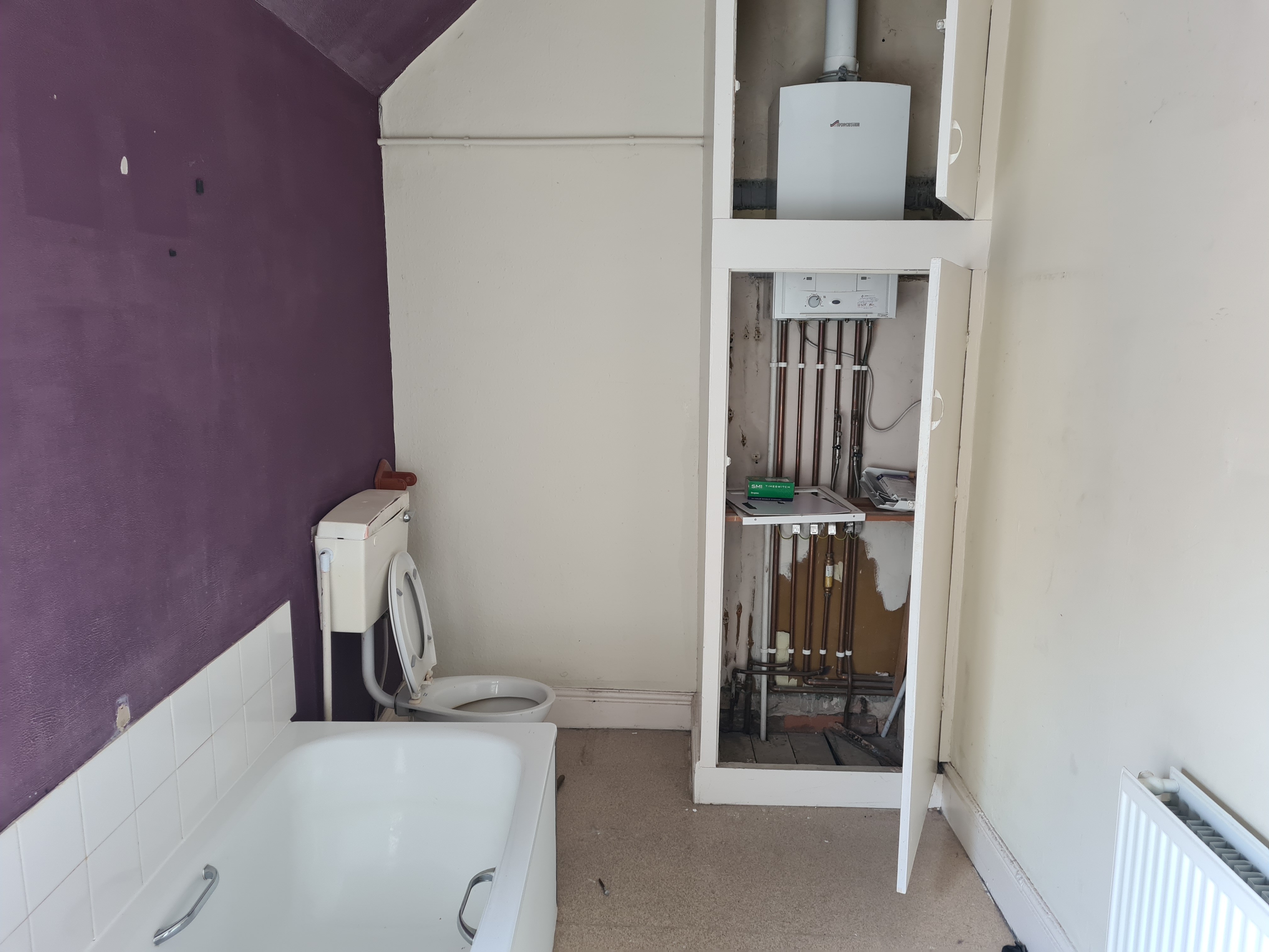 VACANT - Freehold Mid Terrace House