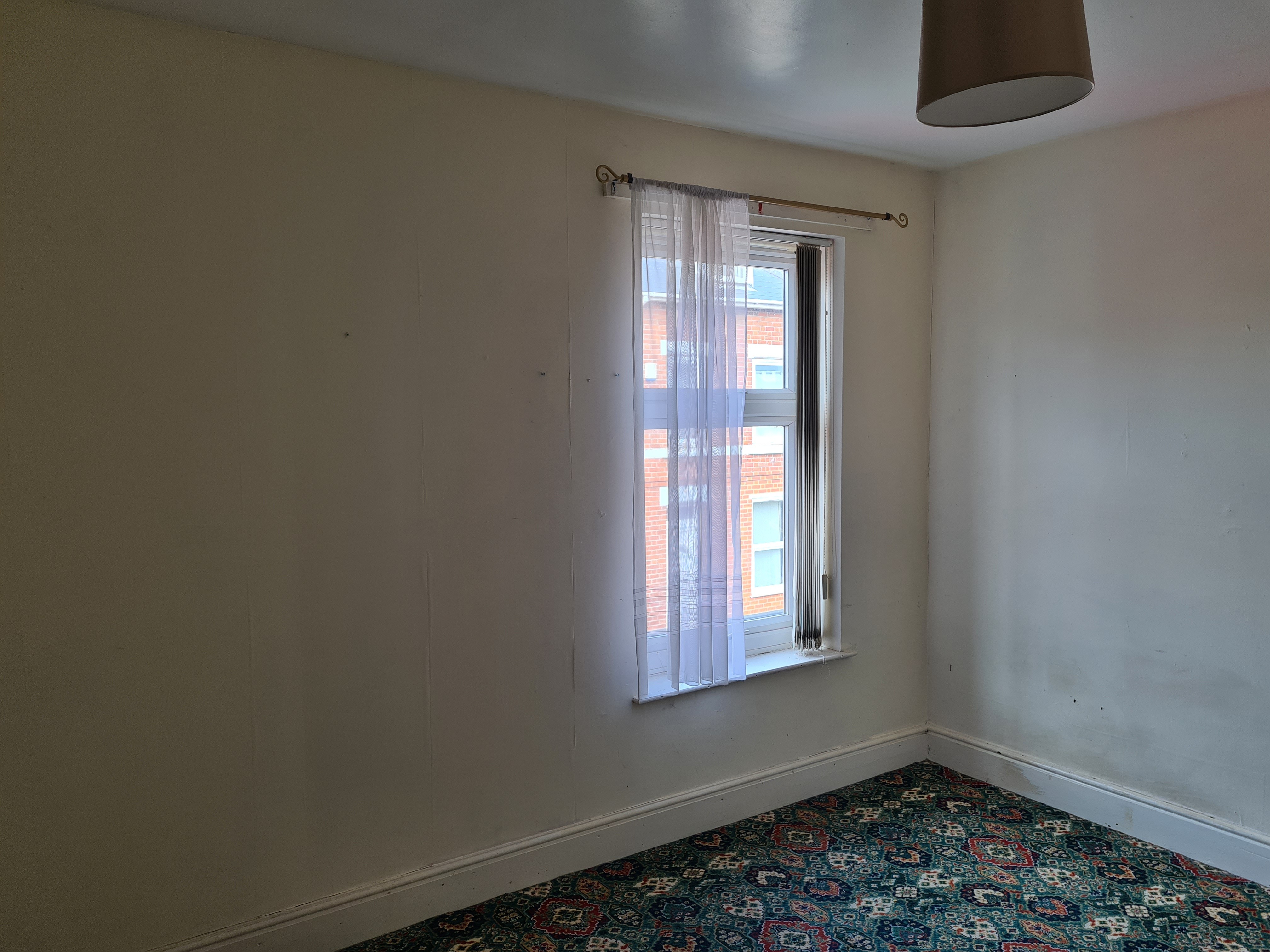 VACANT - Freehold Mid Terrace House
