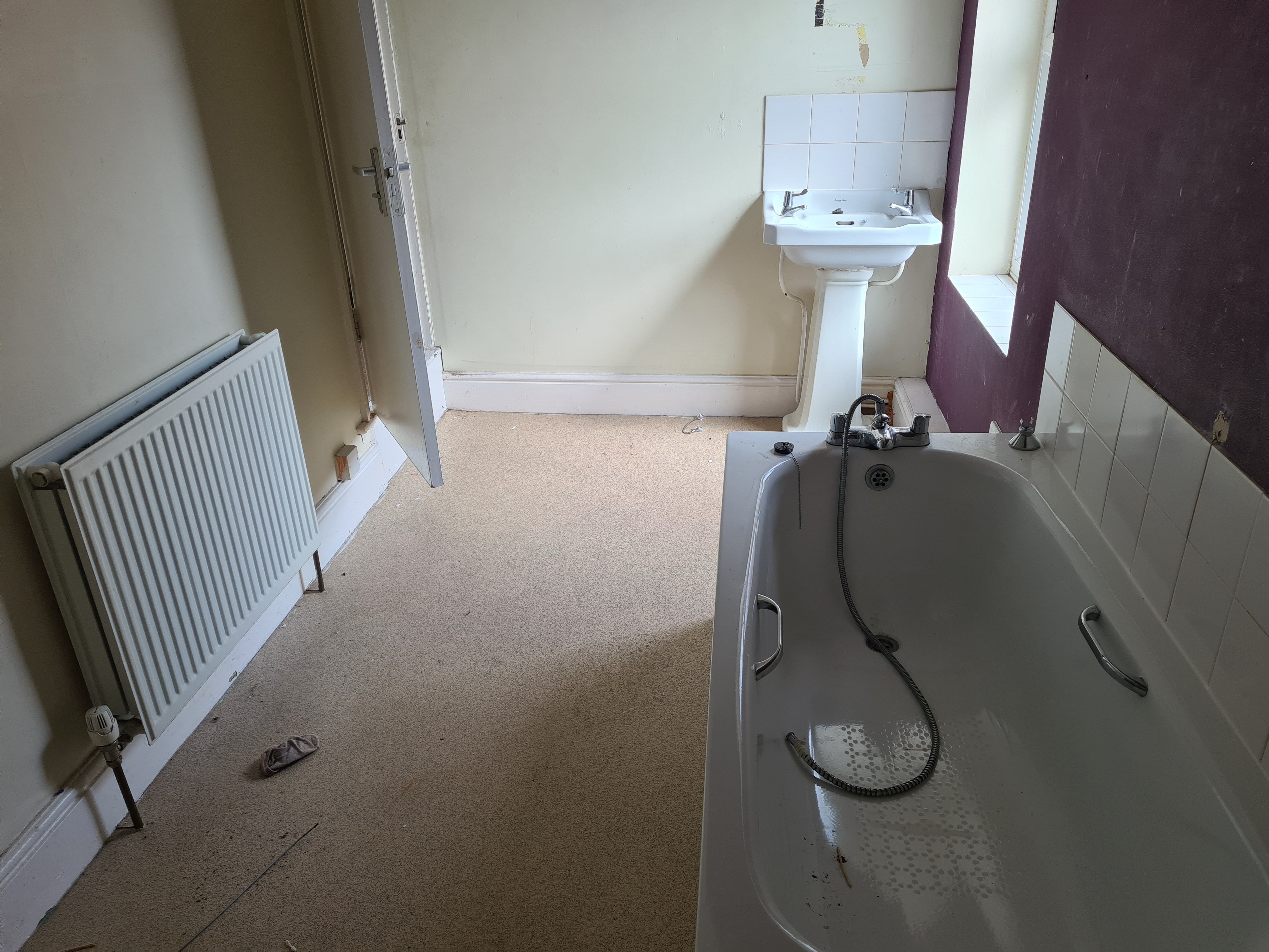 VACANT - Freehold Mid Terrace House