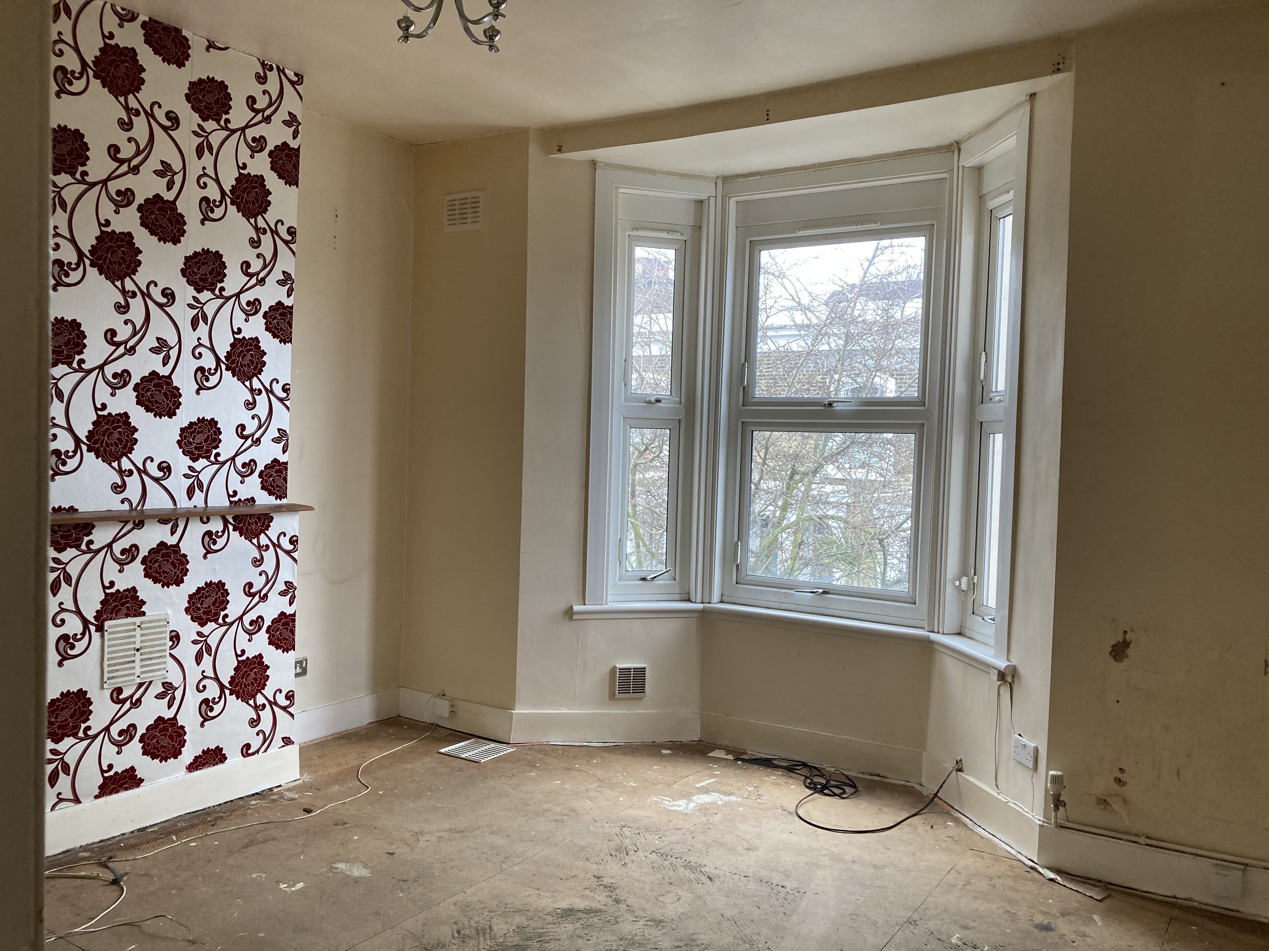 VACANT - Leasehold Self Contained First Floor Flat