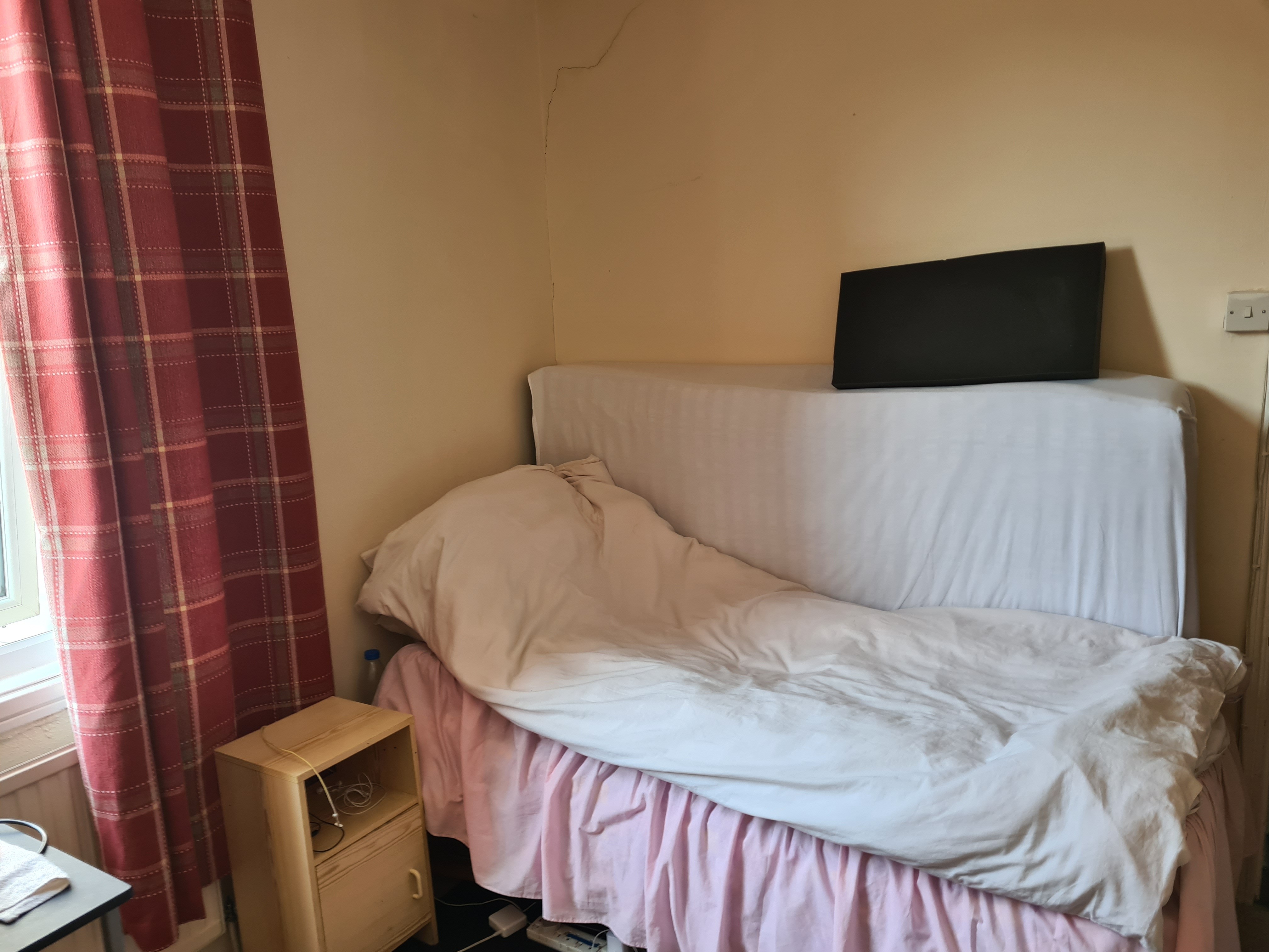 VACANT - Freehold Mid Terrace Four Storey House