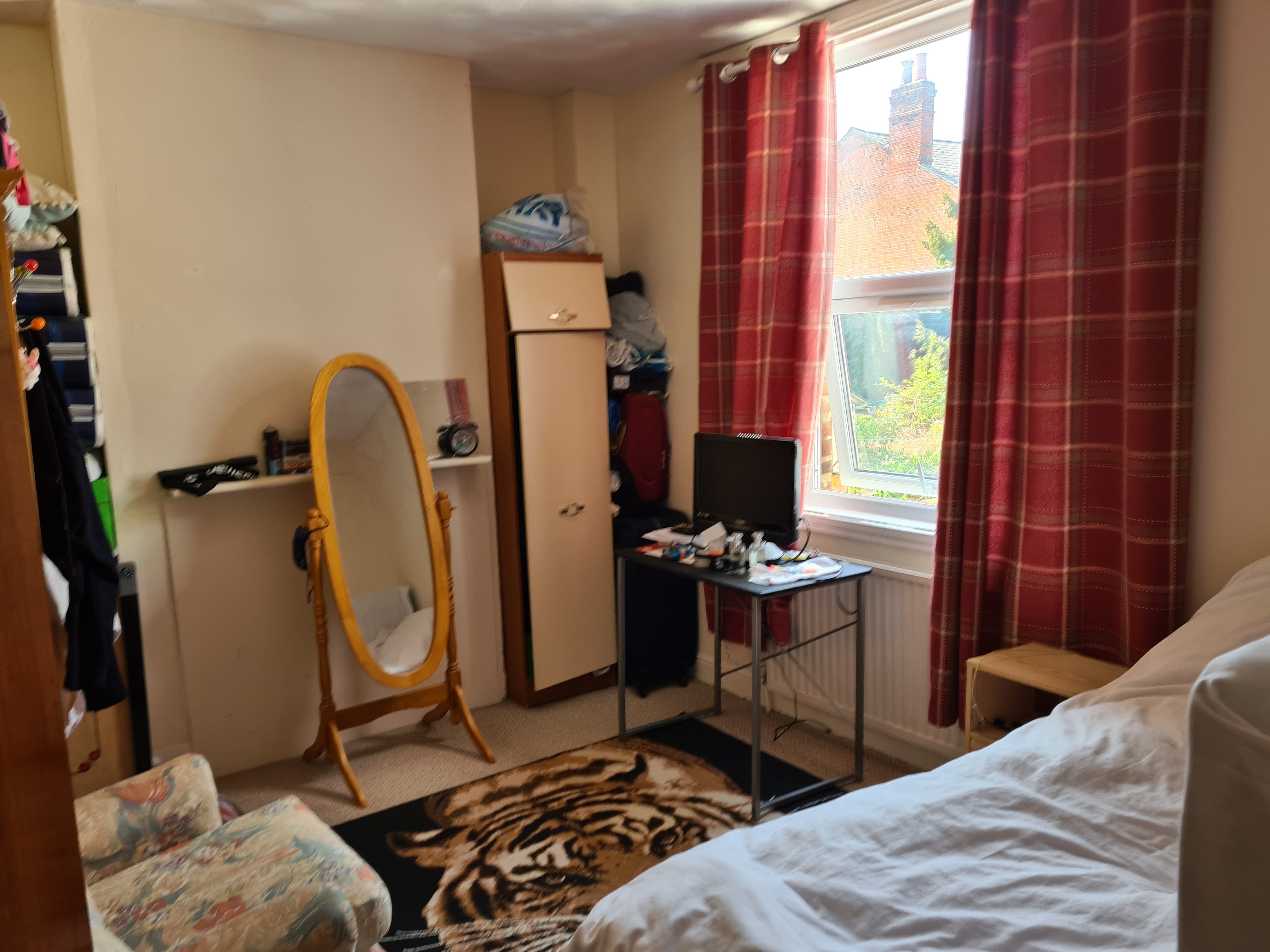 VACANT - Freehold Mid Terrace Four Storey House