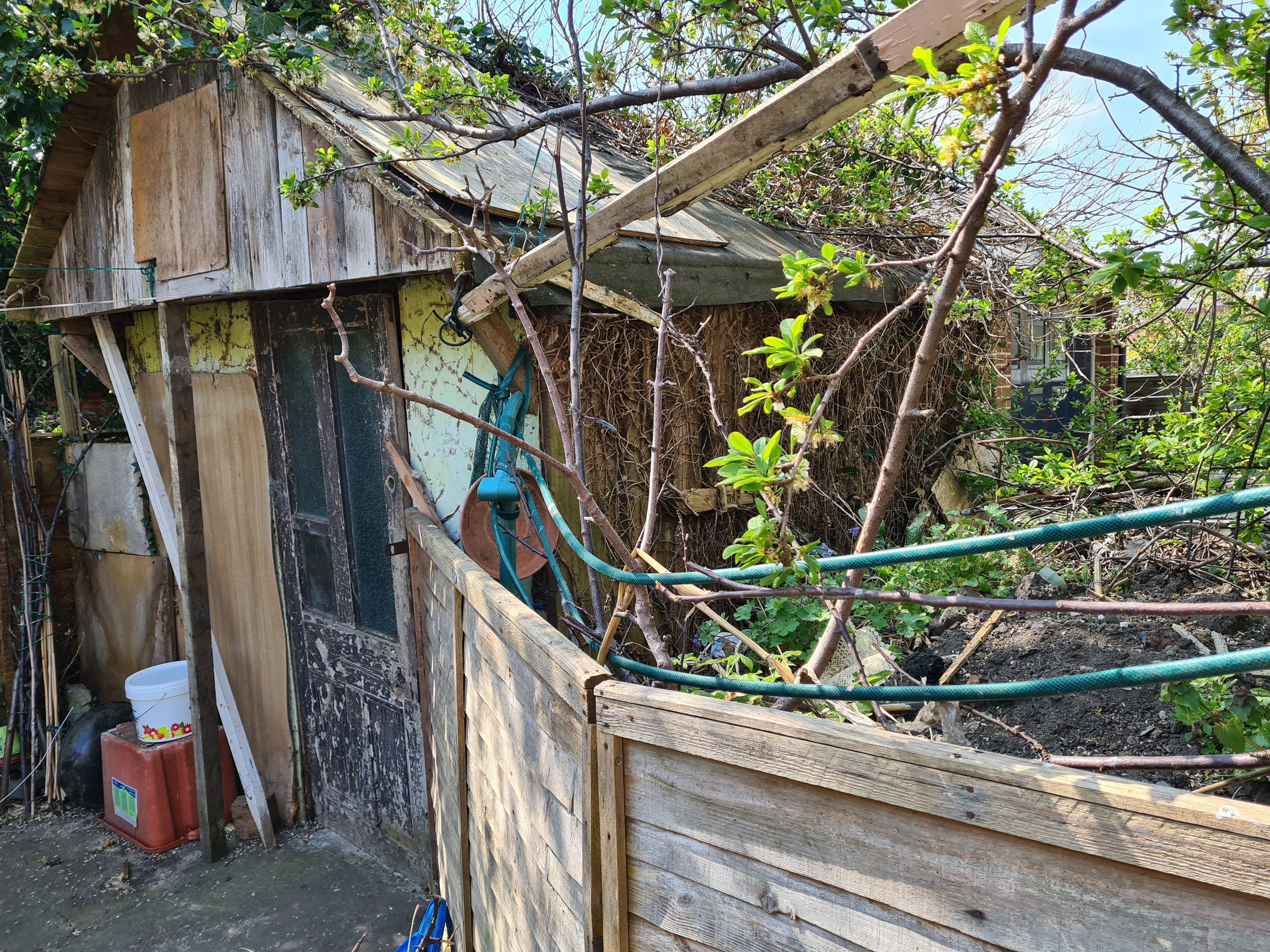 VACANT - Freehold Mid Terrace Four Storey House