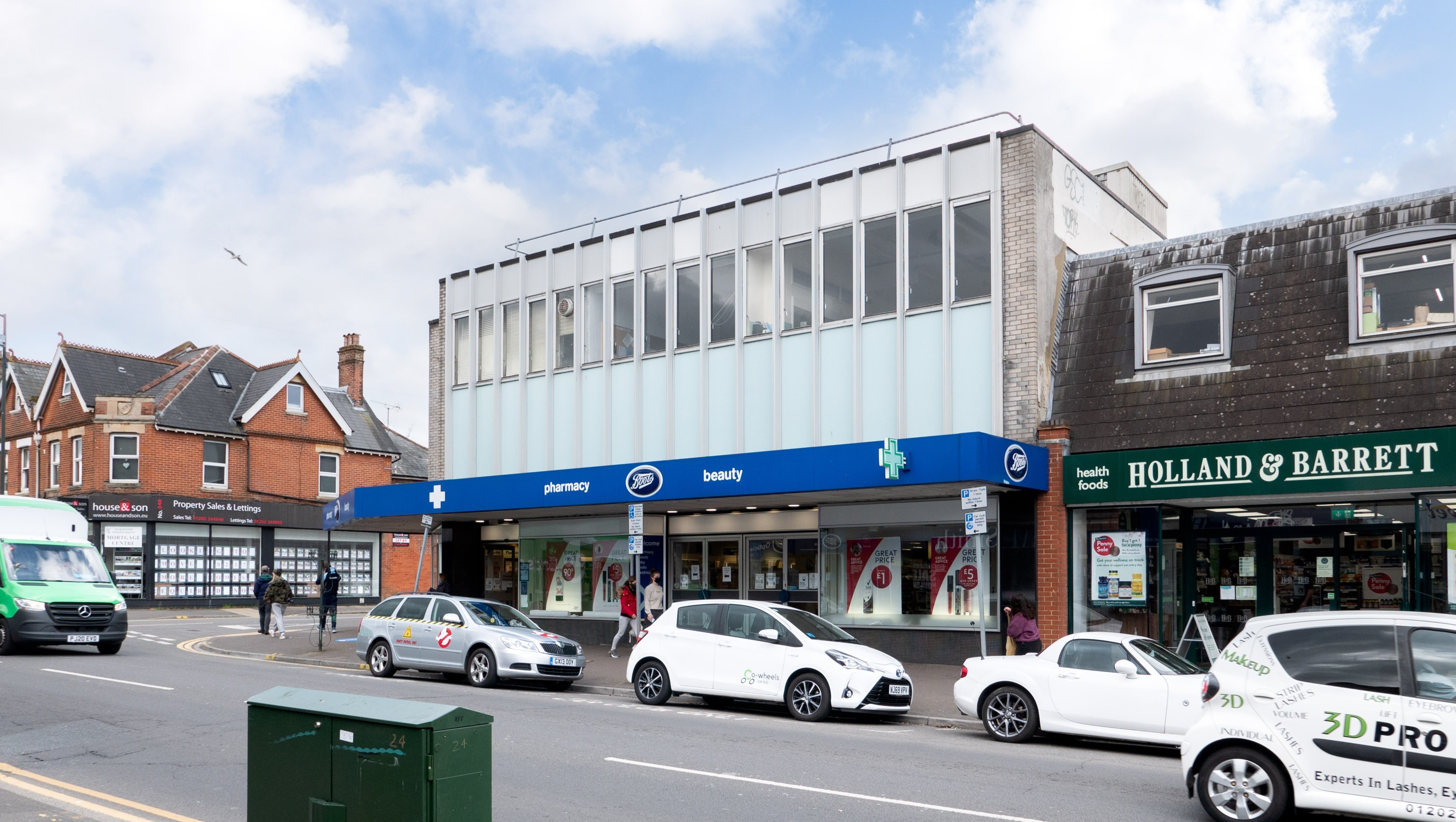 Prominent Freehold Pharmacy Investment