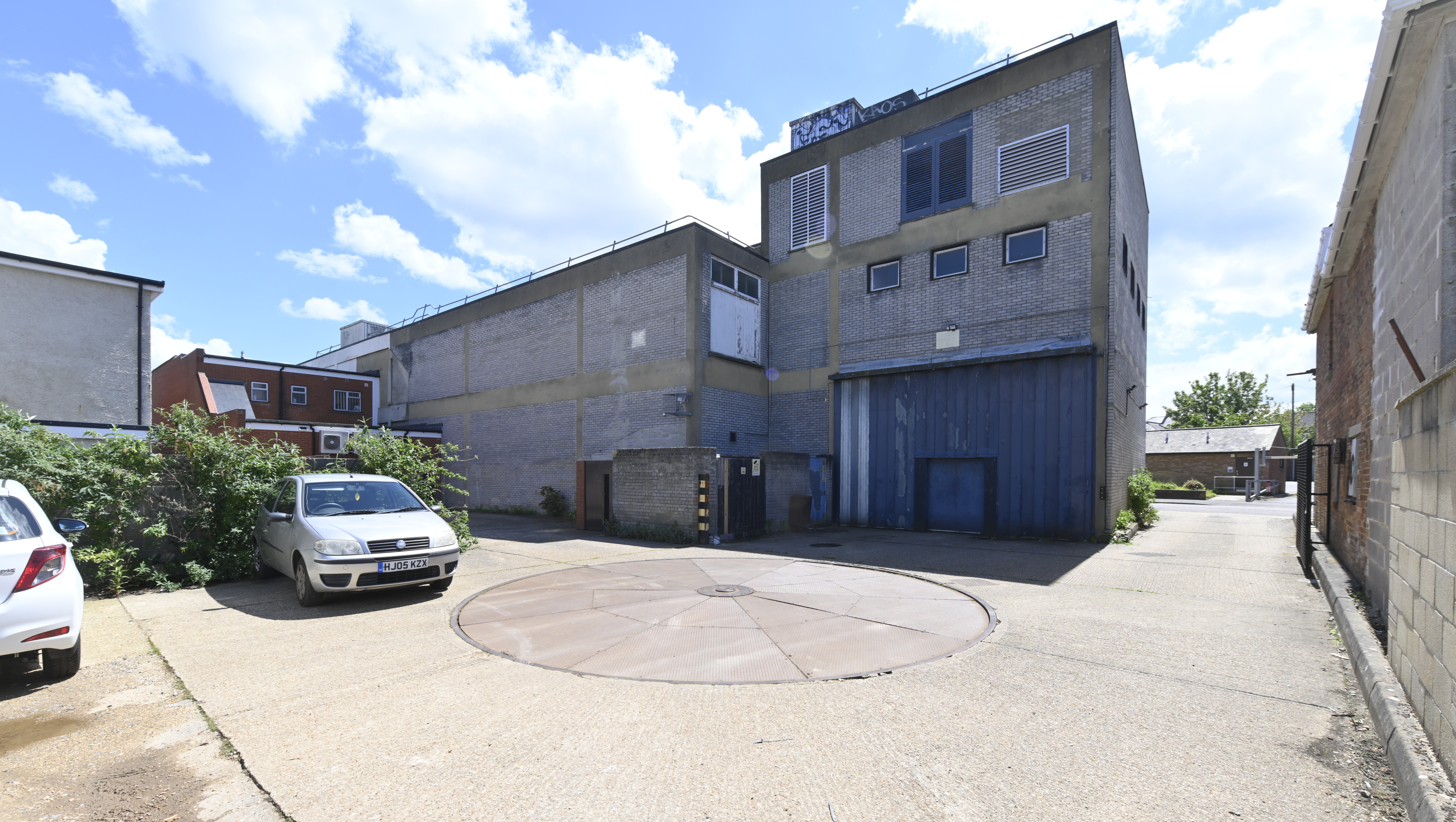 Prominent Freehold Pharmacy Investment