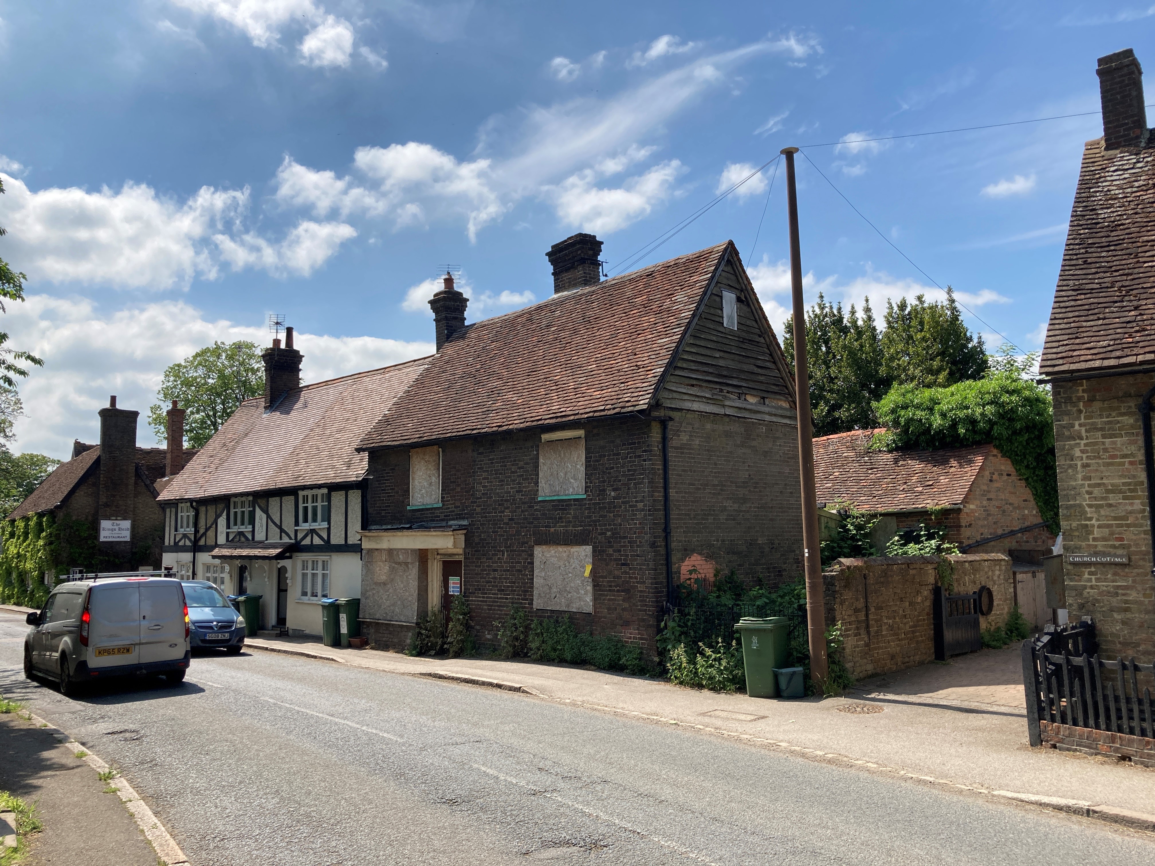 VACANT - Attractive Freehold End of Terrace Grade II Listed Building with Planning Permission