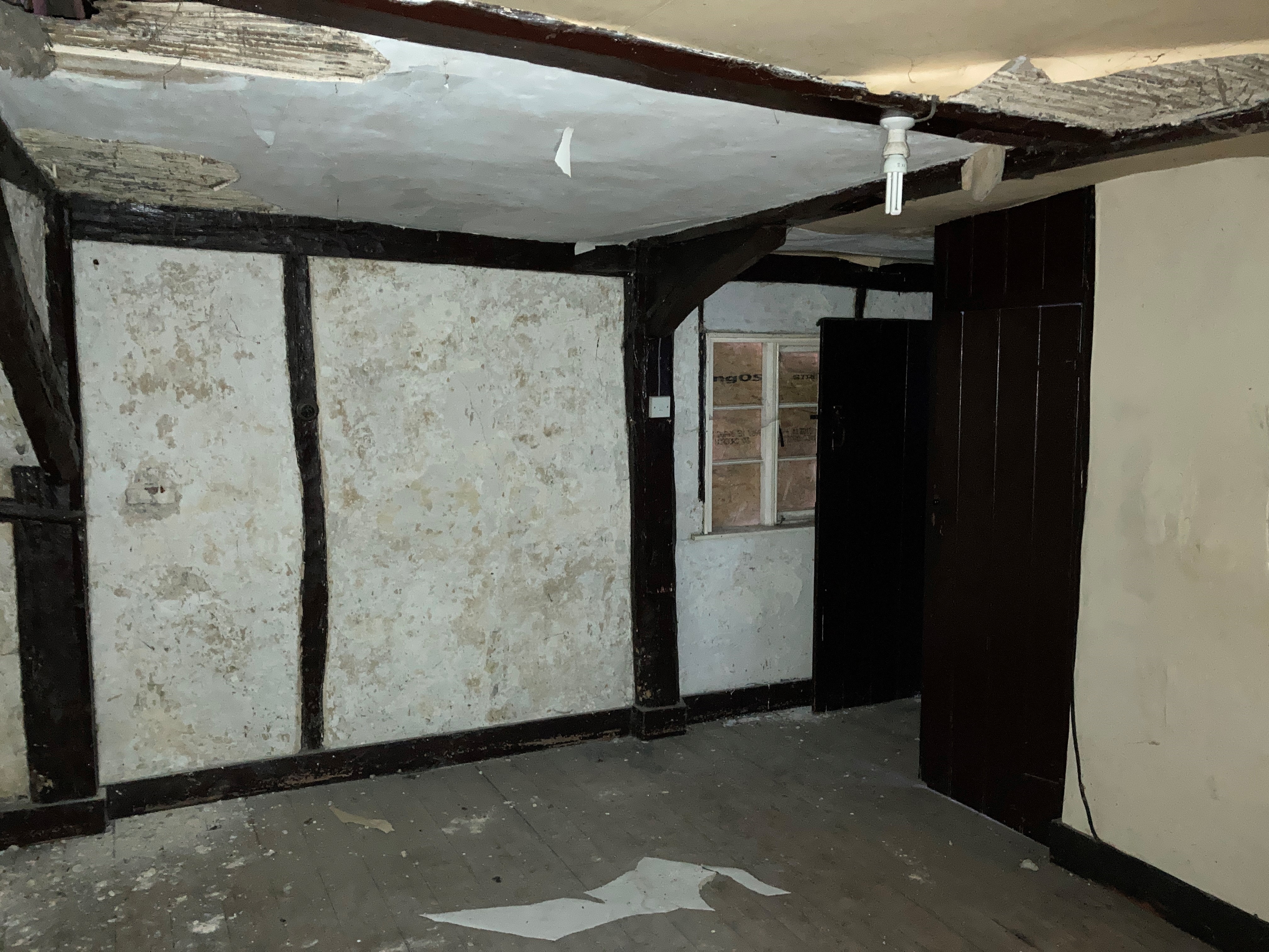 VACANT - Attractive Freehold End of Terrace Grade II Listed Building with Planning Permission