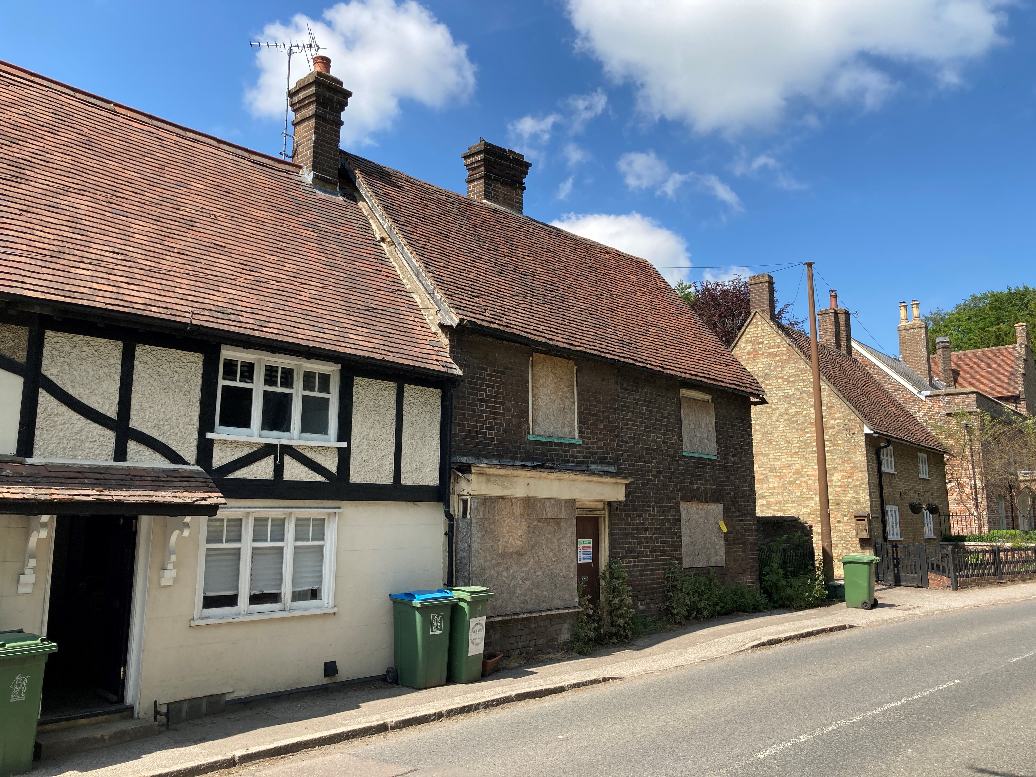 VACANT - Attractive Freehold End of Terrace Grade II Listed Building with Planning Permission
