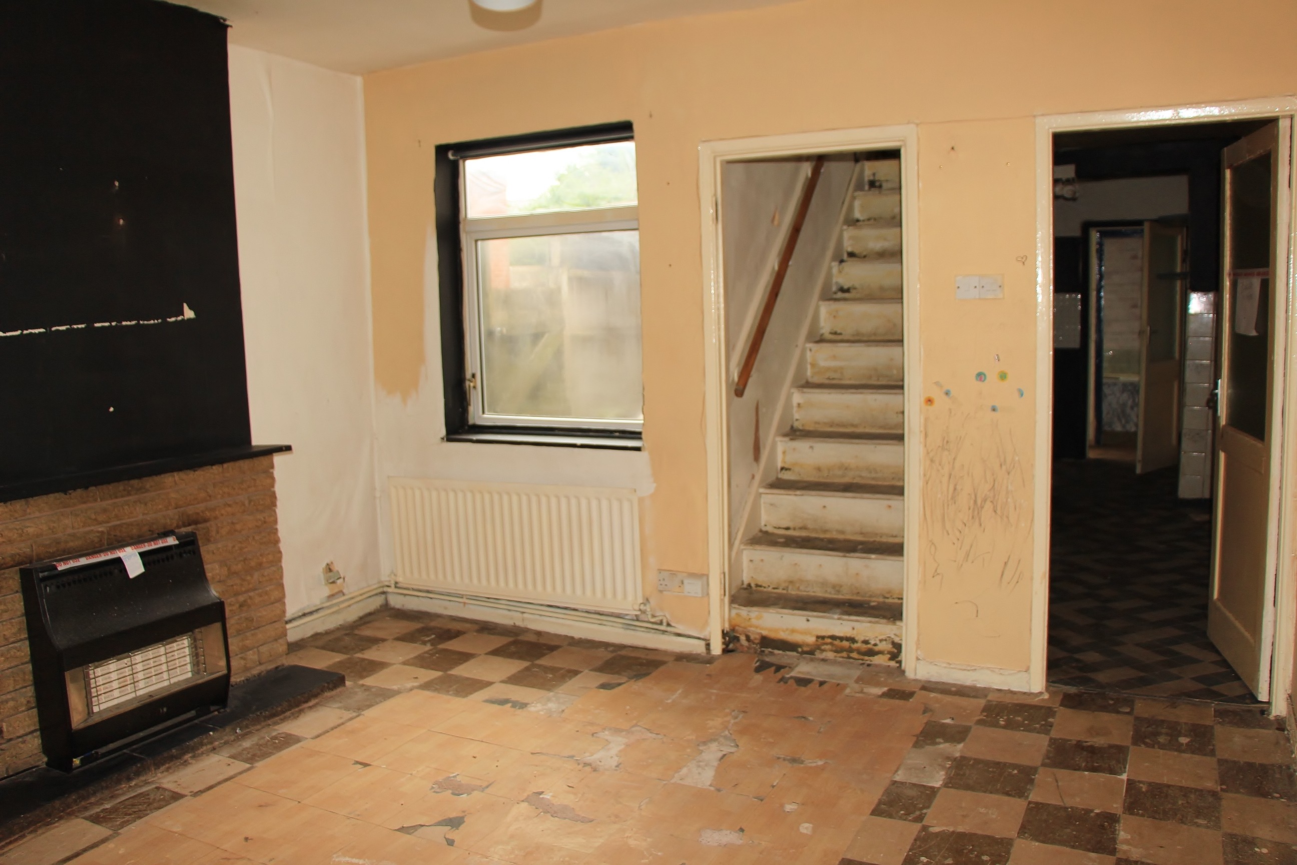 Freehold End of Terrace House