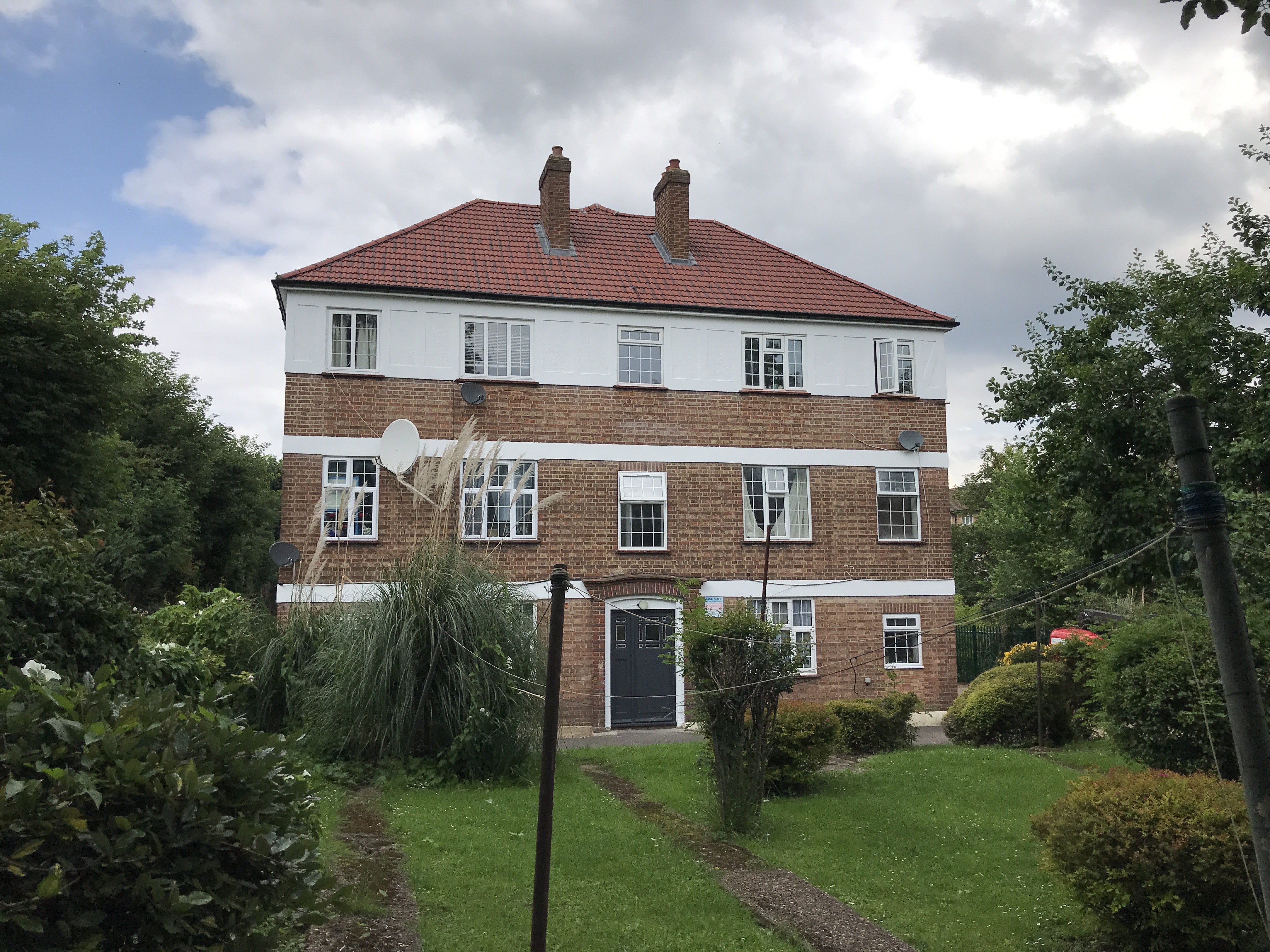 VACANT - Leasehold Self Contained Second Floor Flat