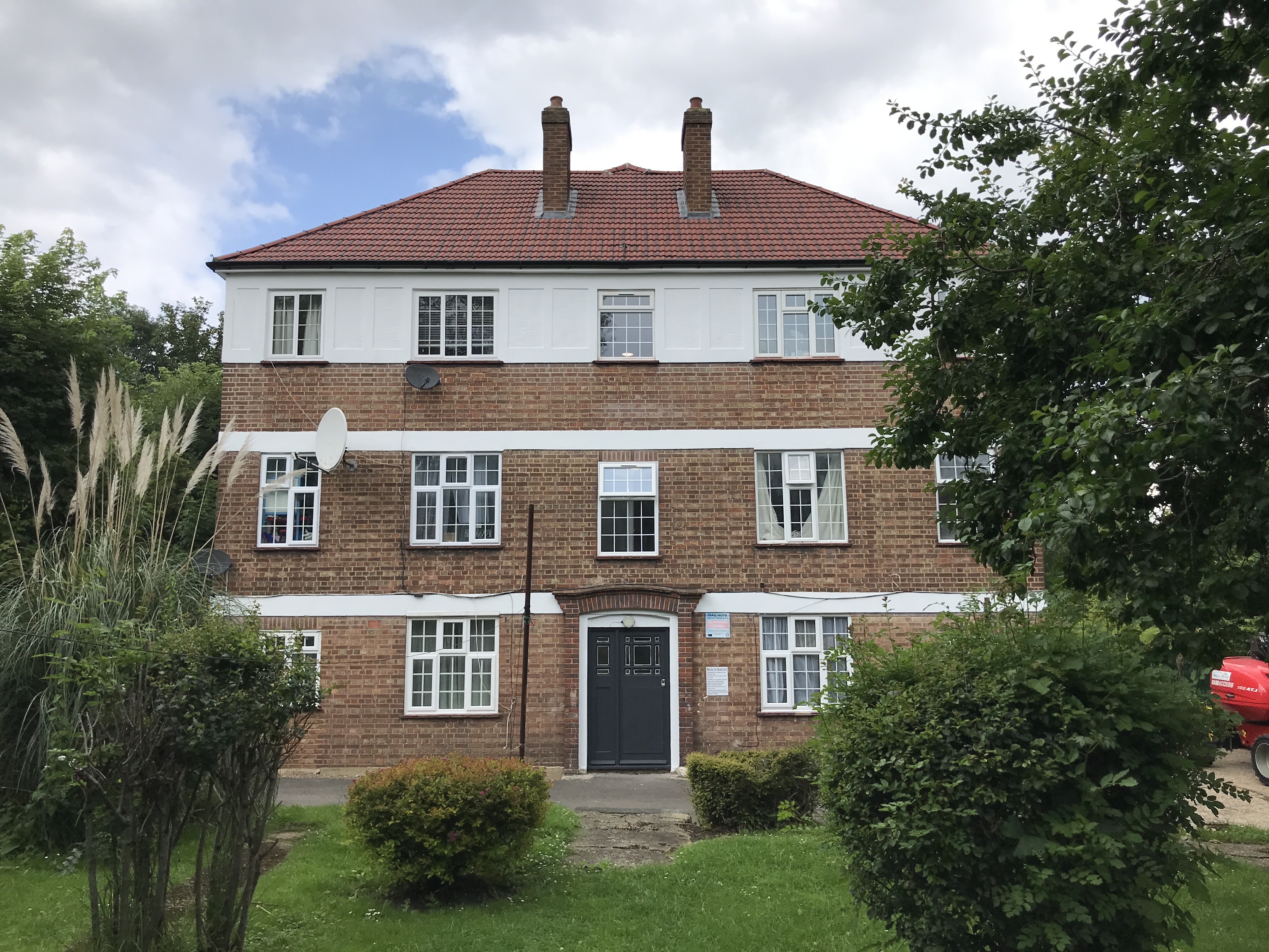 VACANT - Leasehold Self Contained Second Floor Flat