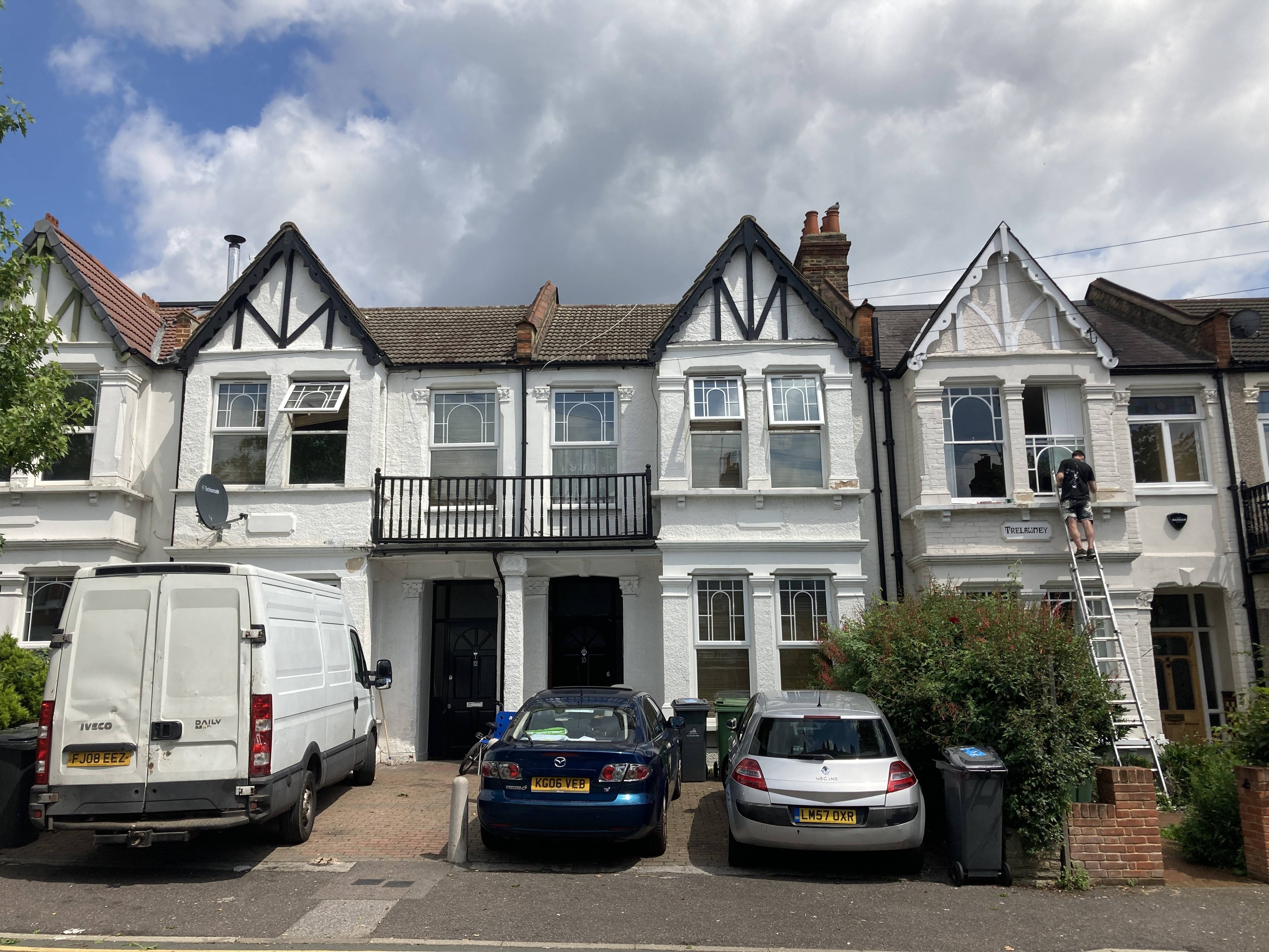 INVESTMENT - Freehold Mid Terrace House
