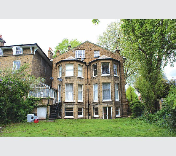 VACANT - Leasehold Self Contained Lower Ground Floor Flat