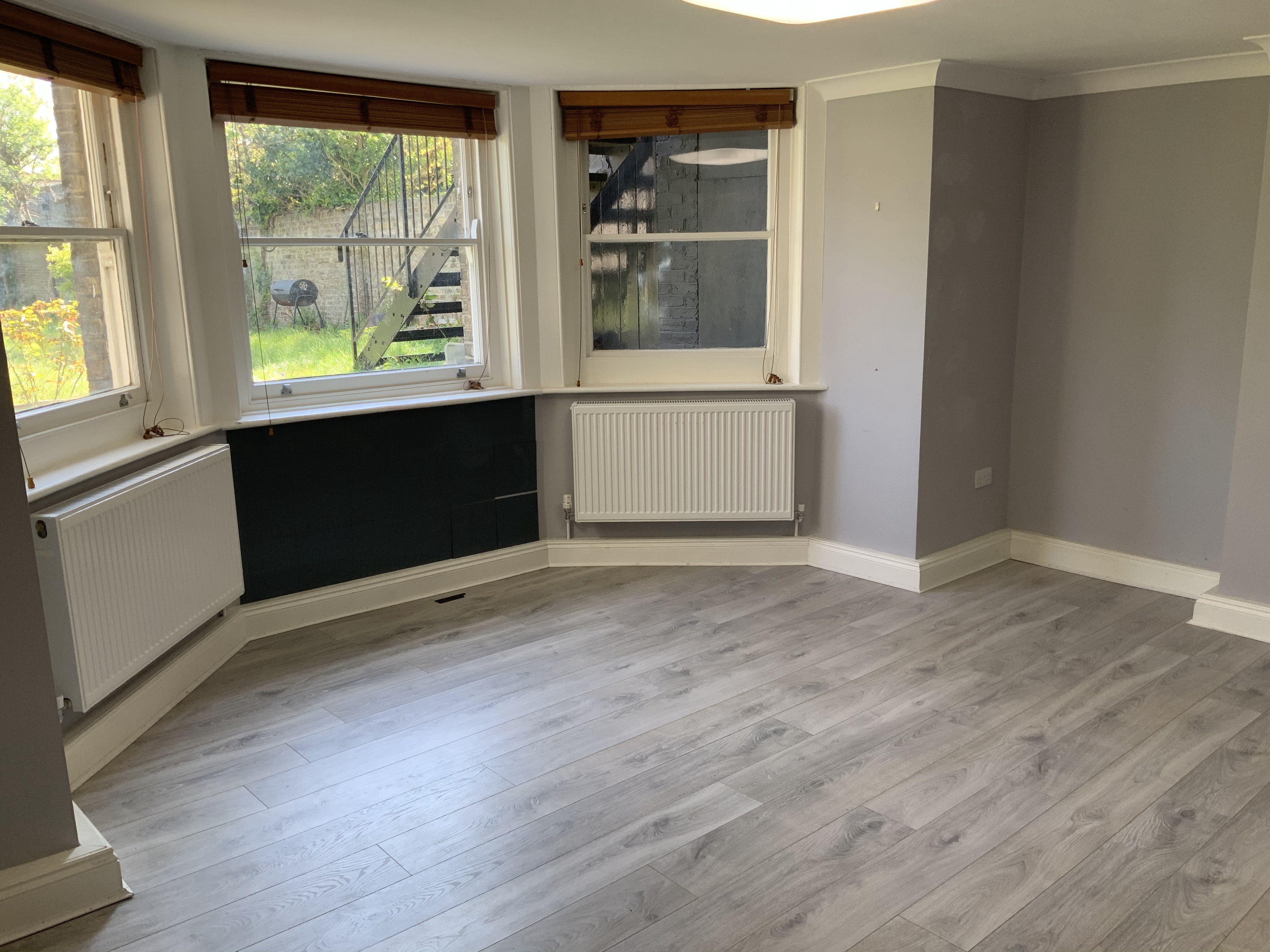 VACANT - Leasehold Self Contained Lower Ground Floor Flat