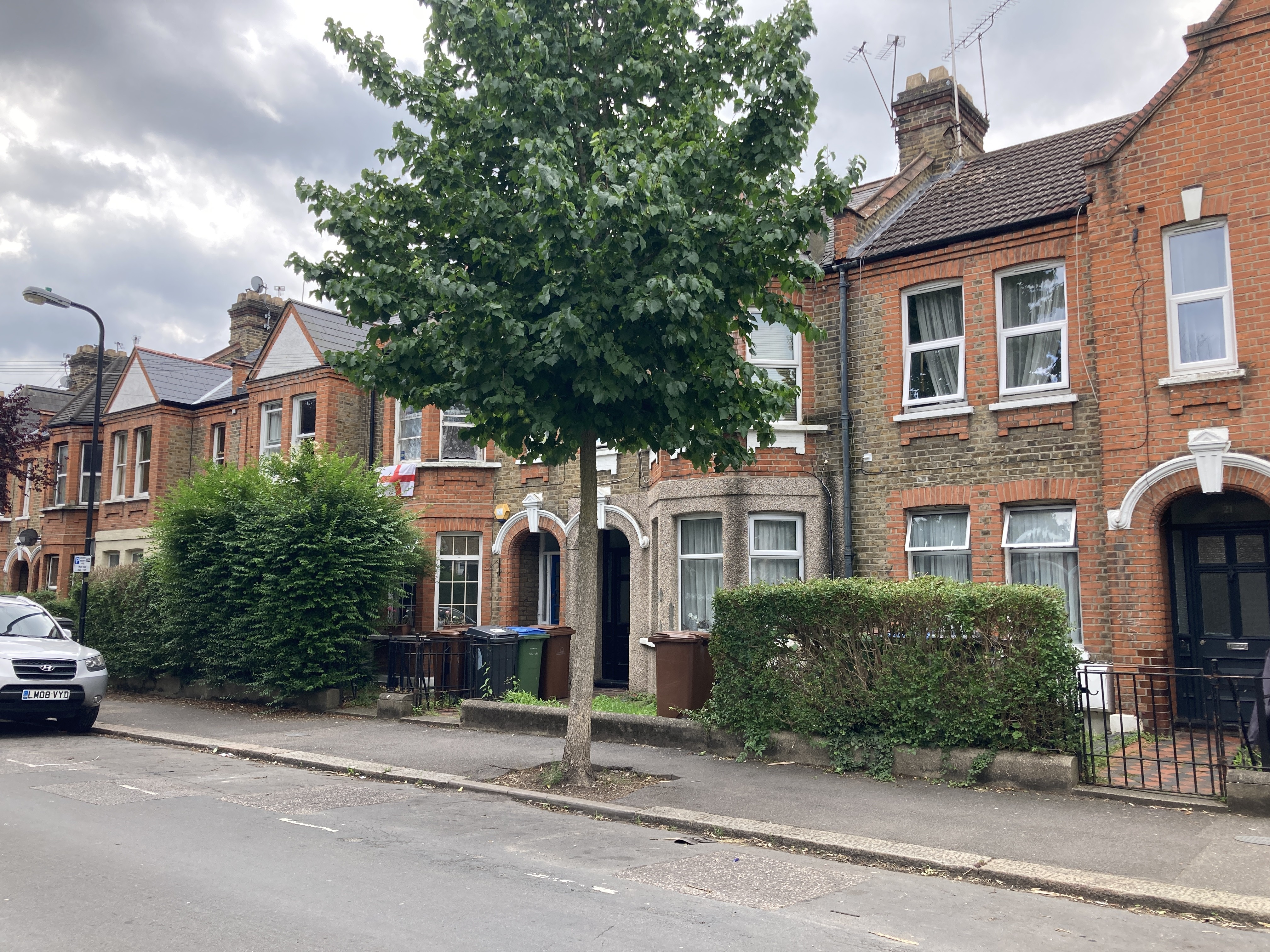 INVESTMENT - Leasehold Self Contained First Floor Flat