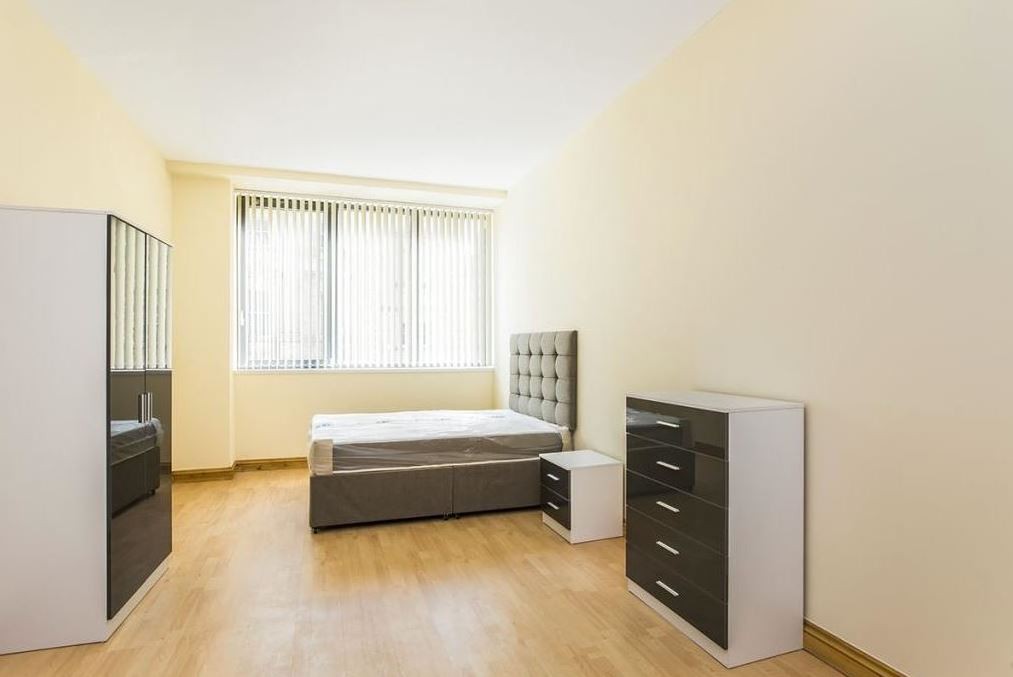 INVESTMENT - Unbroken Head Leasehold Upper Parts 