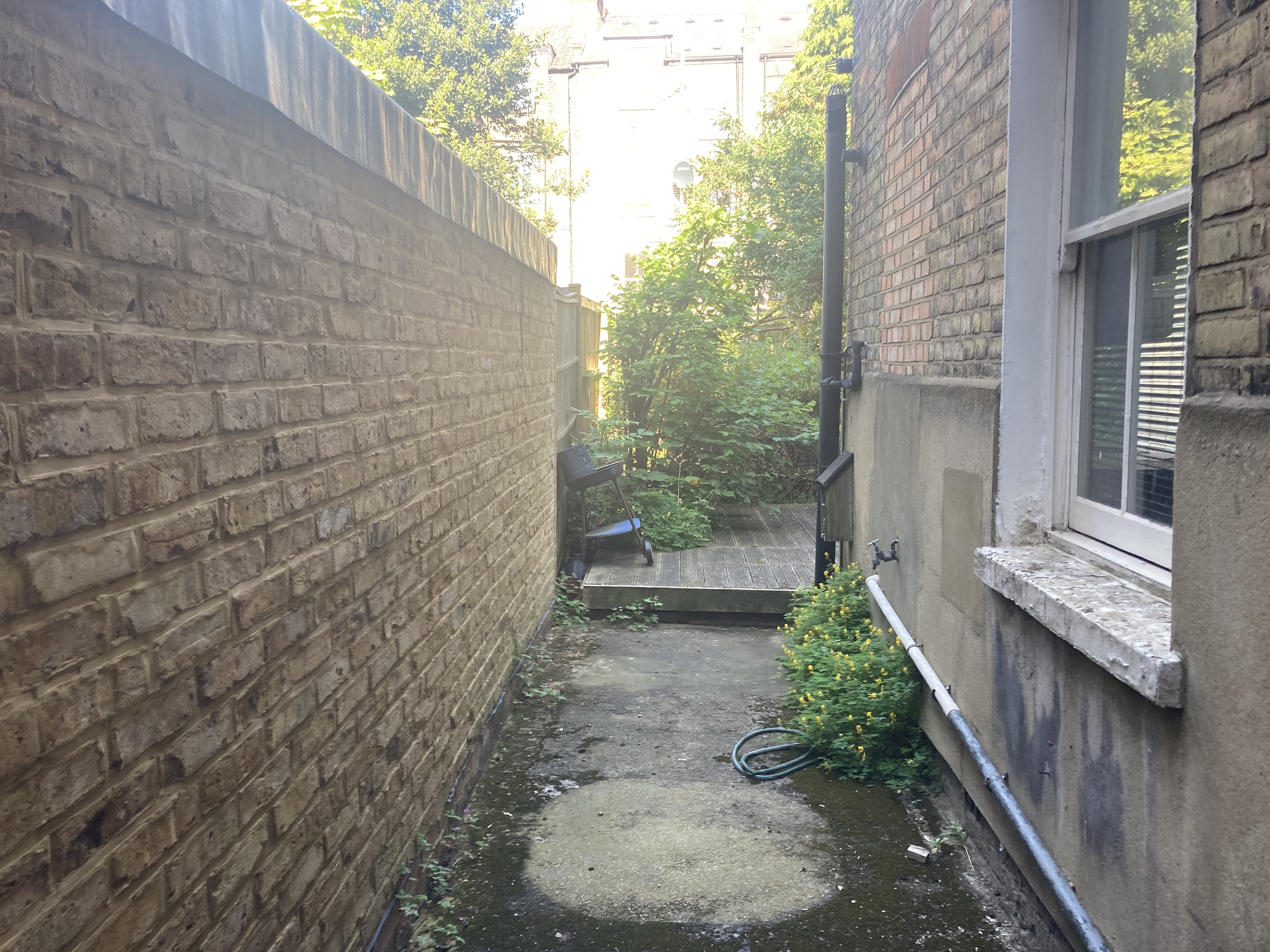 VACANT - Long Leasehold Self Contained Garden Maisonette with Planning