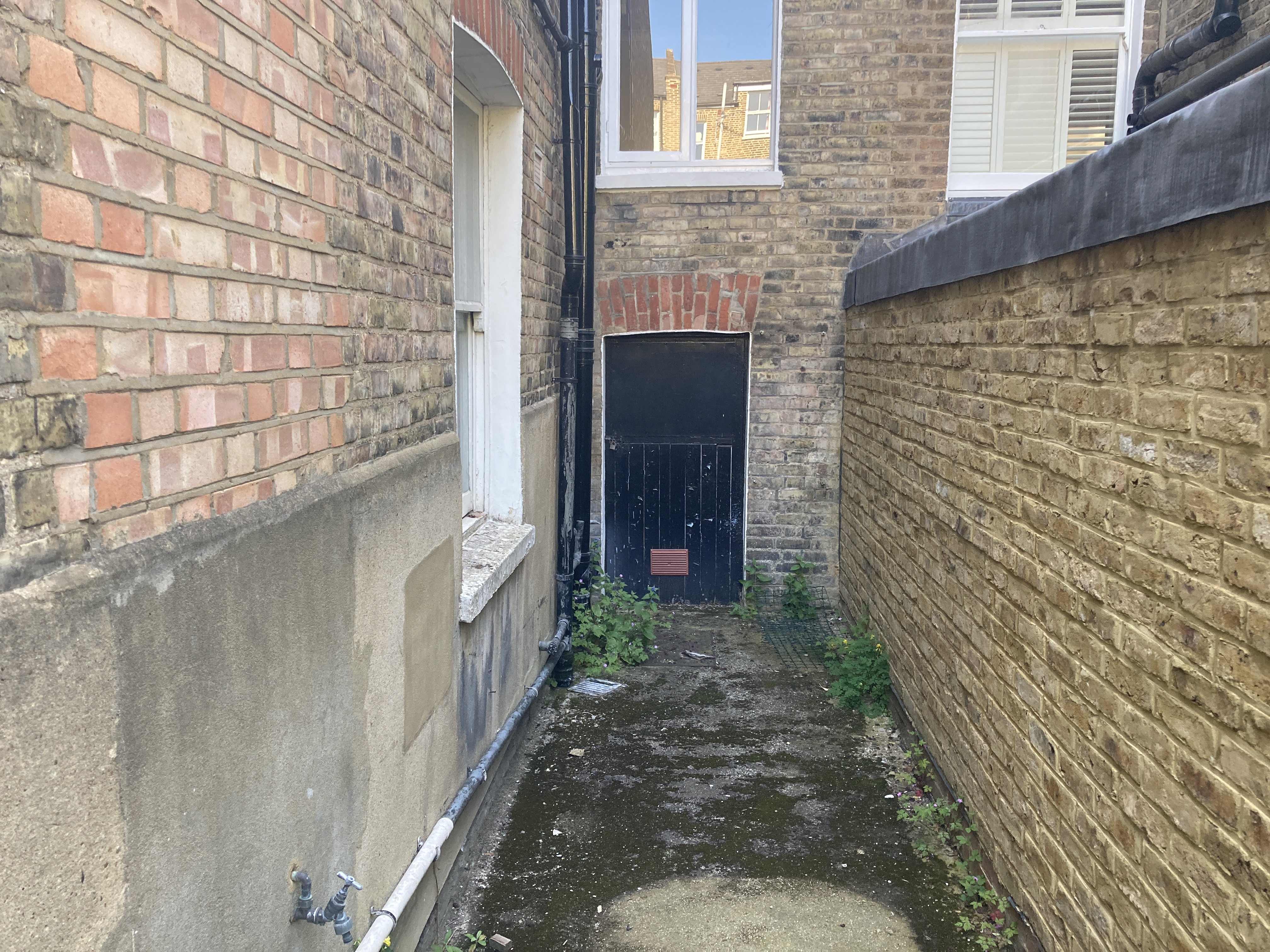 VACANT - Long Leasehold Self Contained Garden Maisonette with Planning
