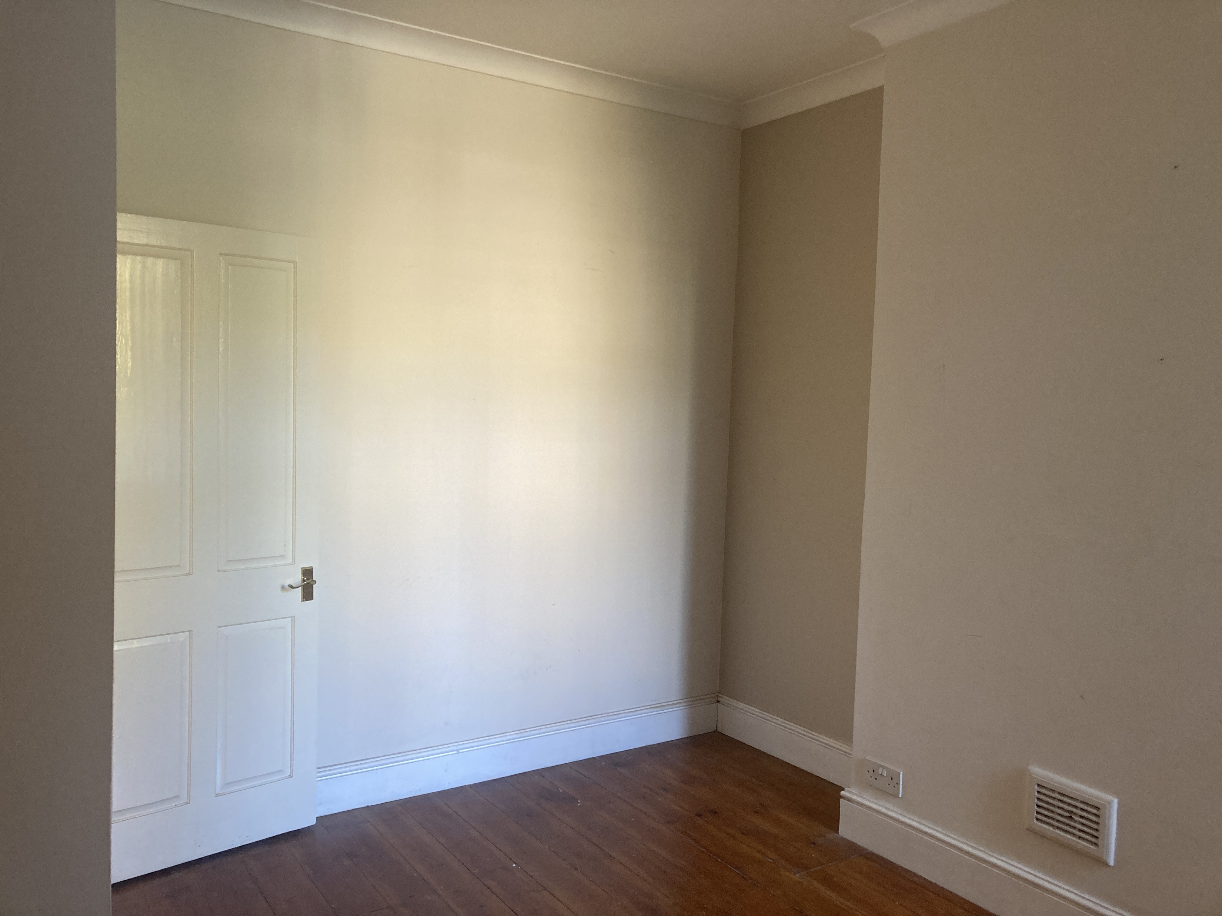 VACANT - Long Leasehold Self Contained Garden Maisonette with Planning