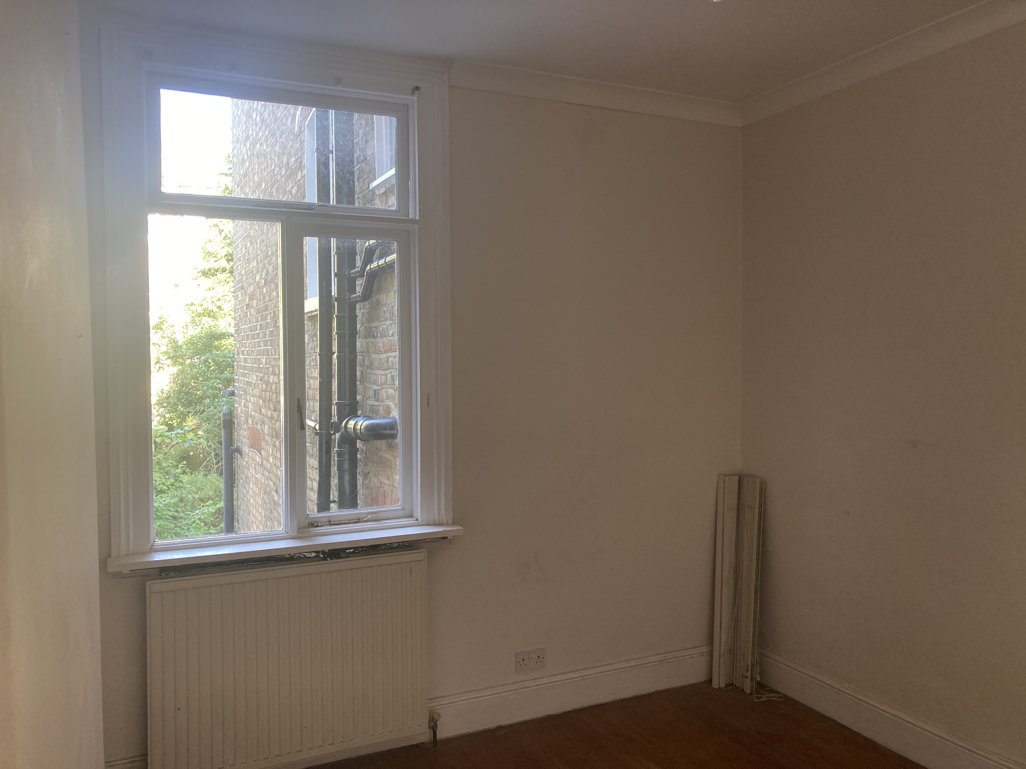 VACANT - Long Leasehold Self Contained Garden Maisonette with Planning