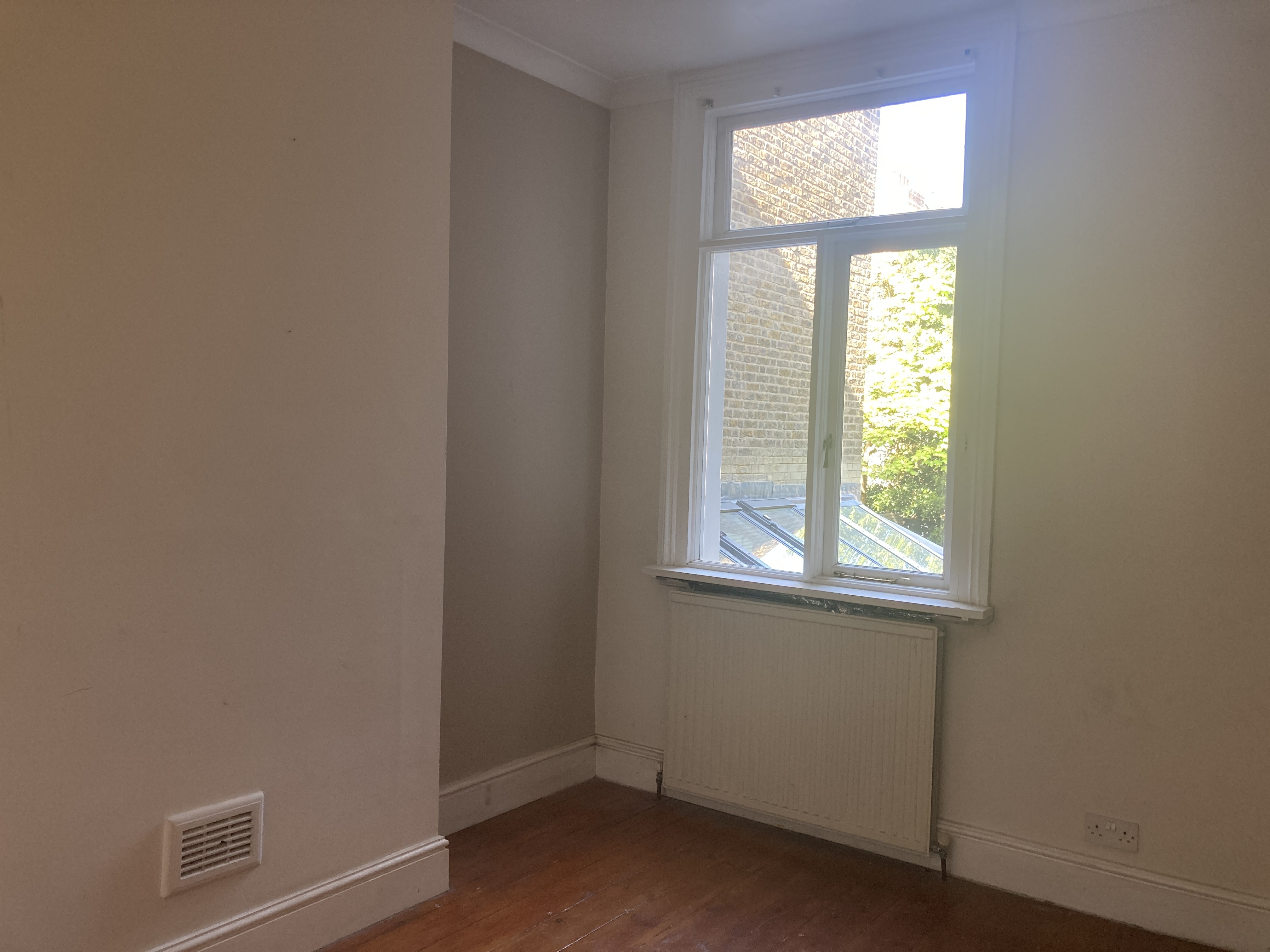 VACANT - Long Leasehold Self Contained Garden Maisonette with Planning