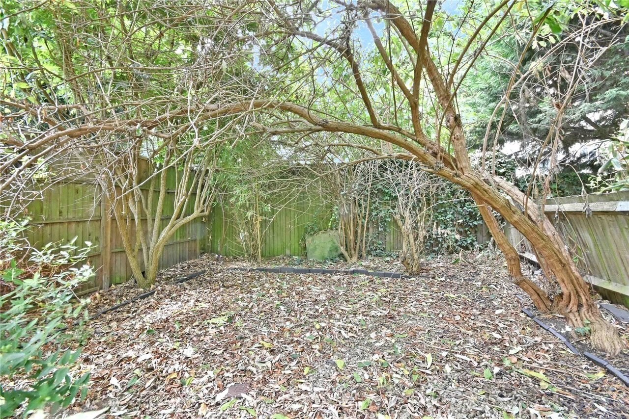 VACANT - Long Leasehold Self Contained Garden Maisonette with Planning