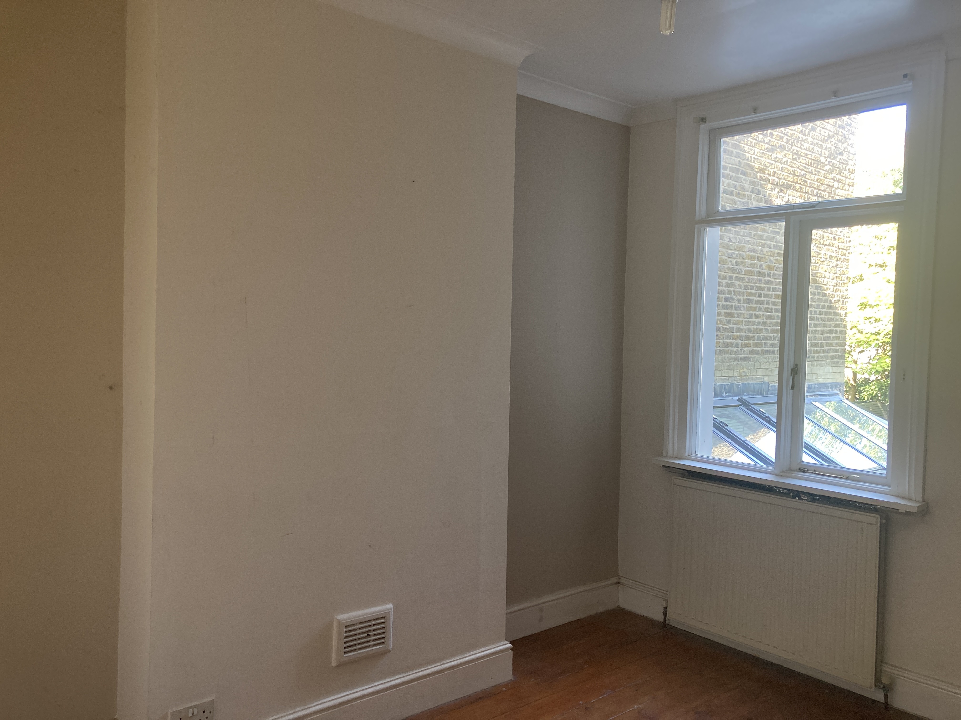 VACANT - Long Leasehold Self Contained Garden Maisonette with Planning
