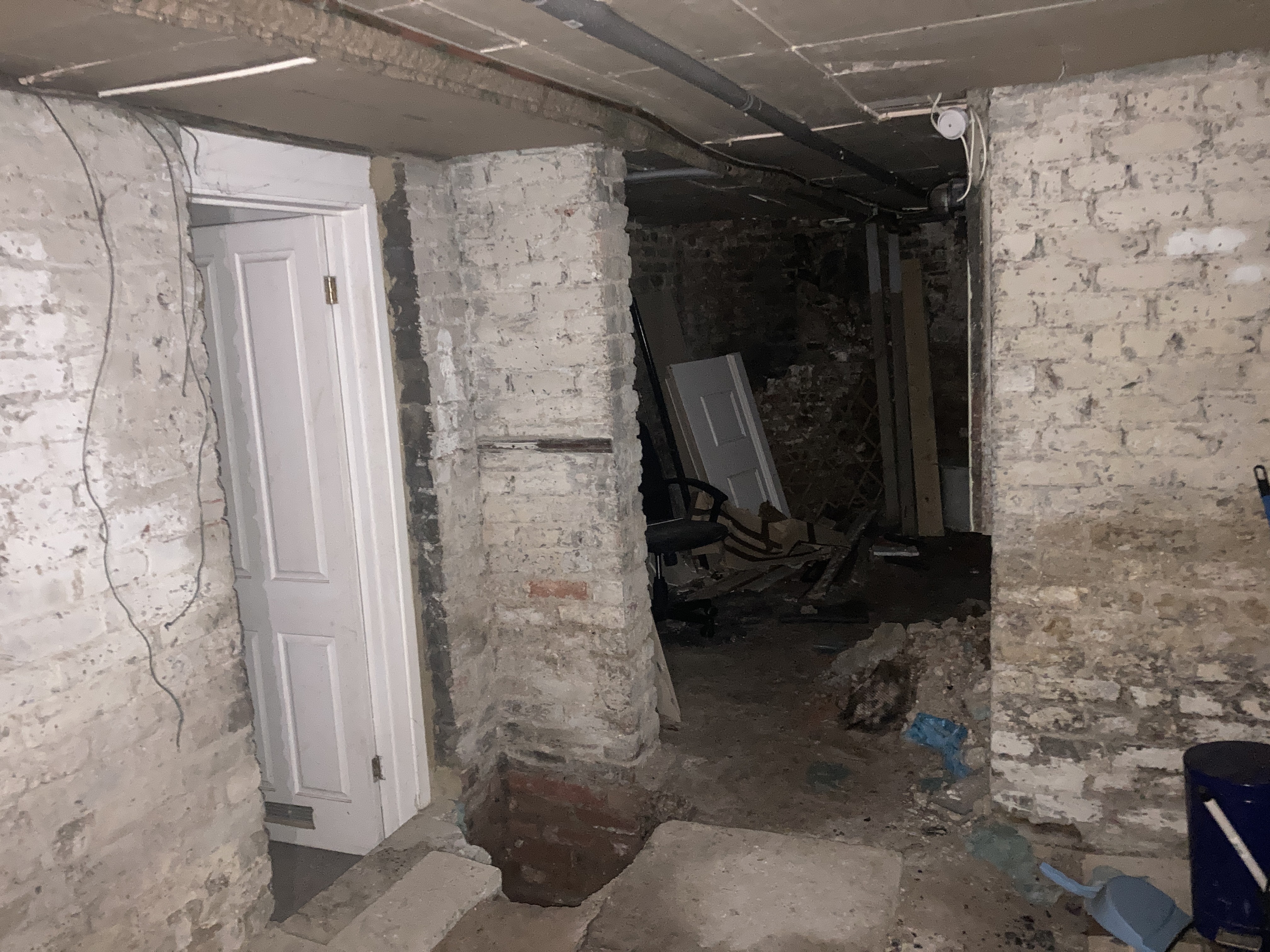 VACANT - Long Leasehold Self Contained Garden Maisonette with Planning