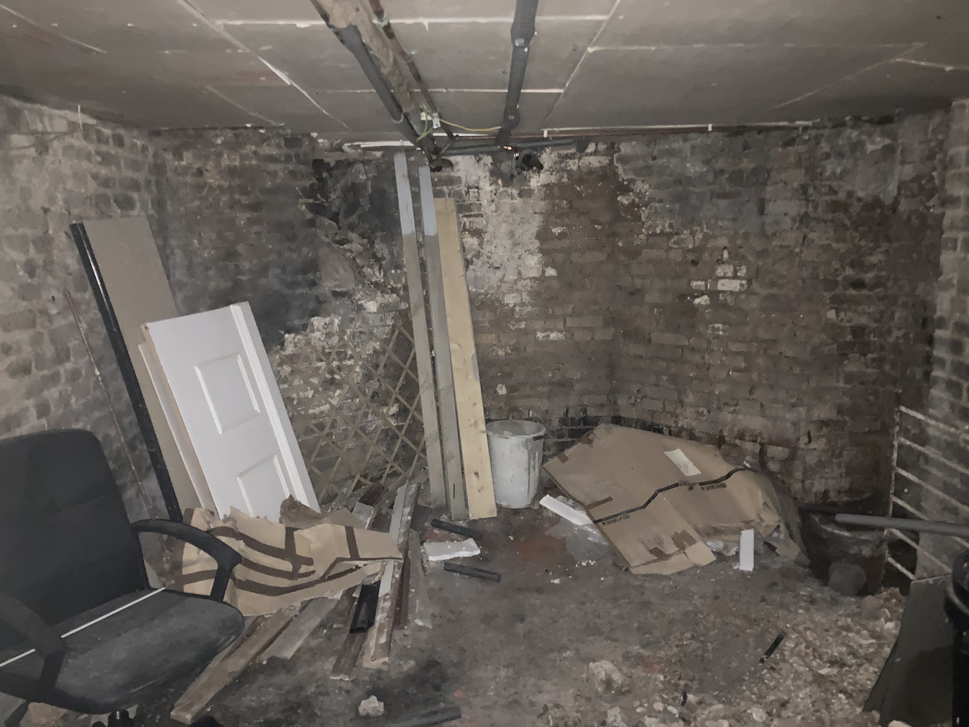 VACANT - Long Leasehold Self Contained Garden Maisonette with Planning