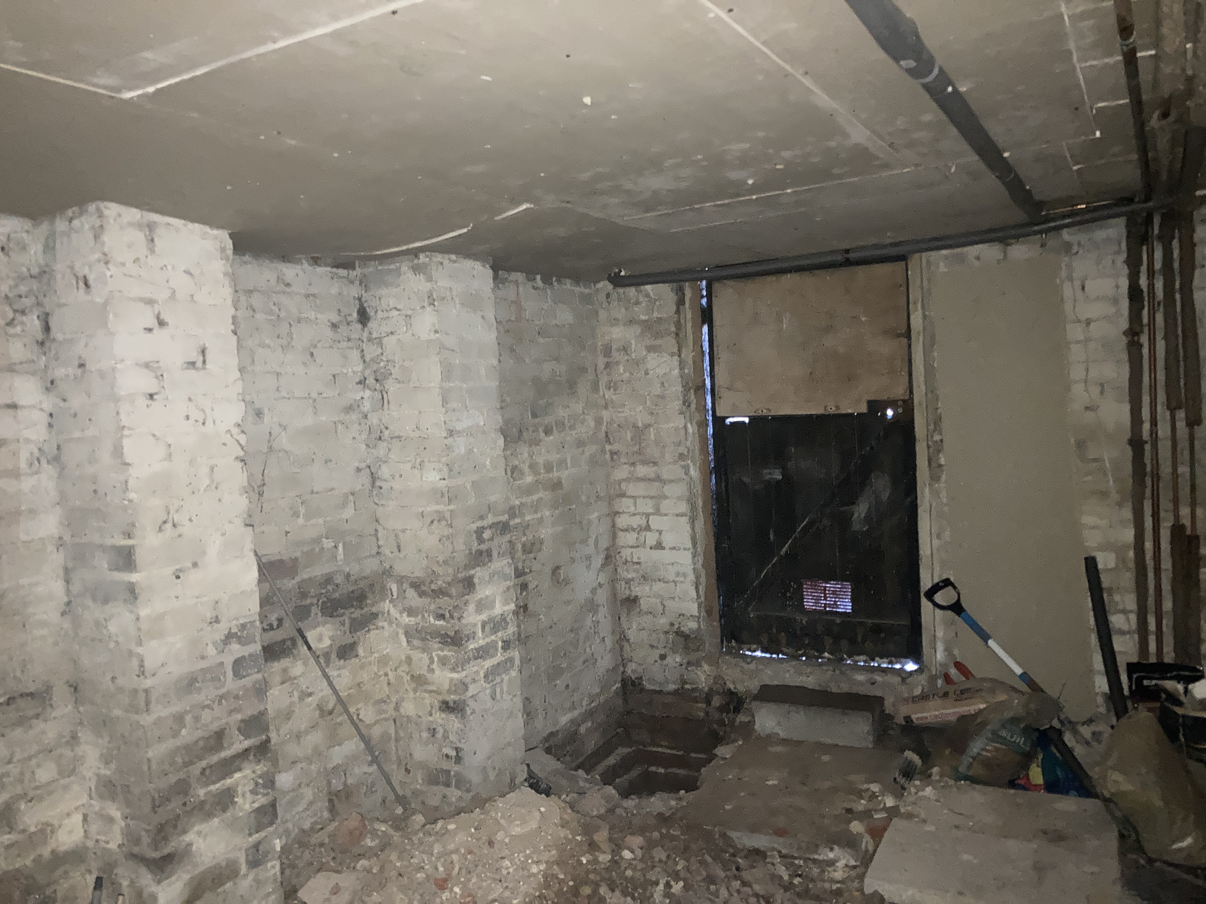 VACANT - Long Leasehold Self Contained Garden Maisonette with Planning