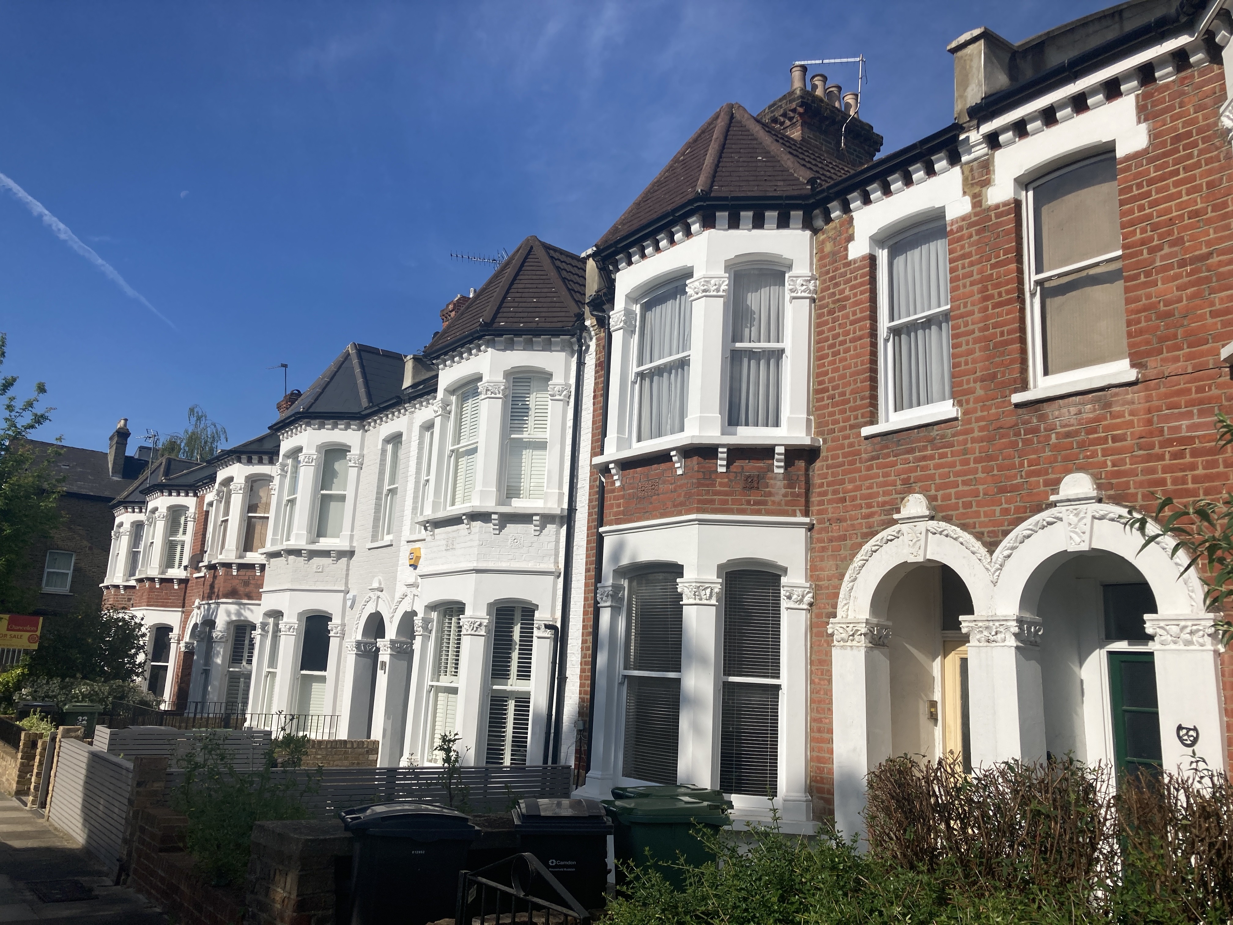 VACANT - Long Leasehold Self Contained Garden Maisonette with Planning