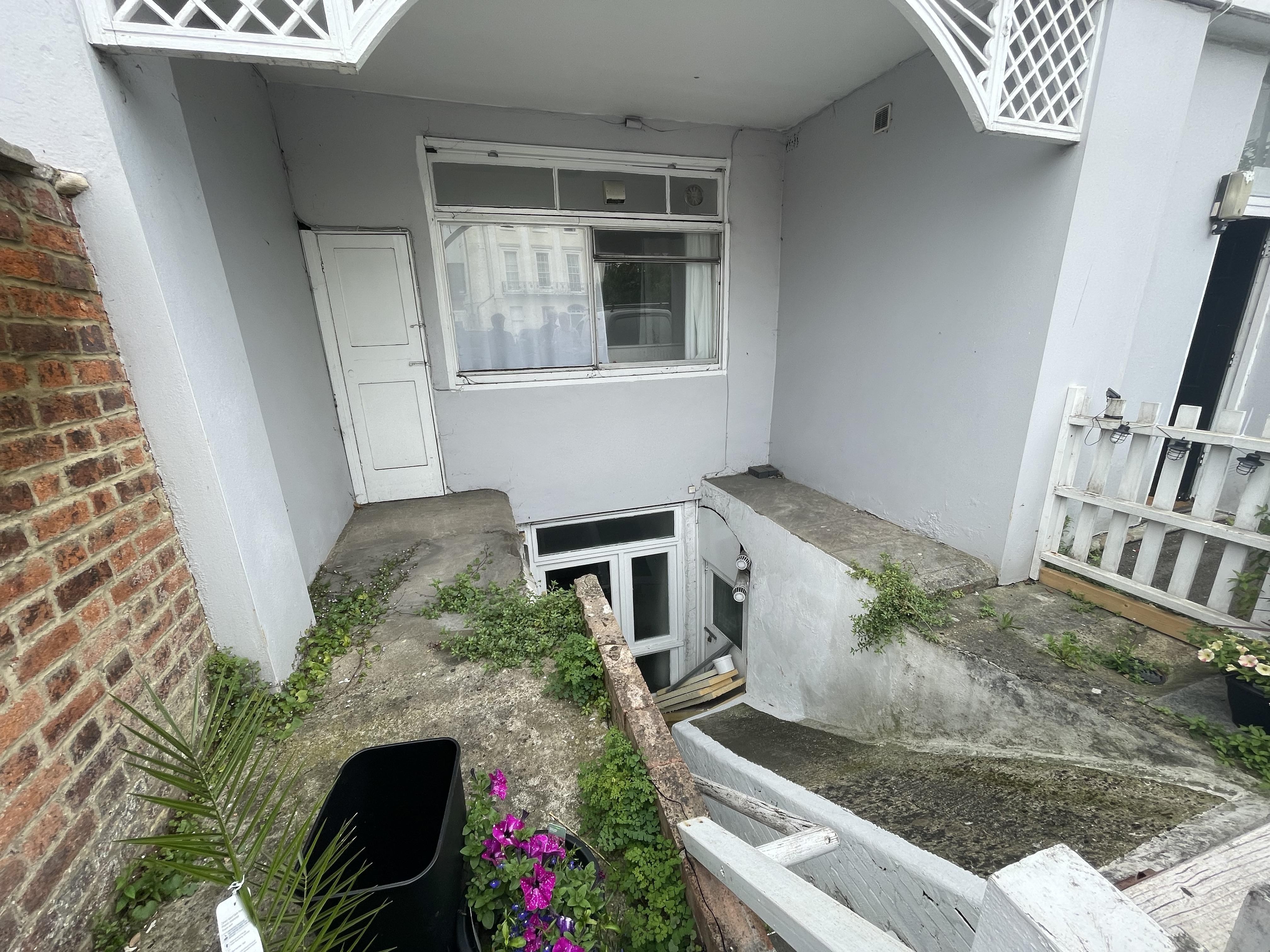 INVESTMENT - Freehold Grade 2 Listed Mid Terrace Building providing Seven self-contained Flats