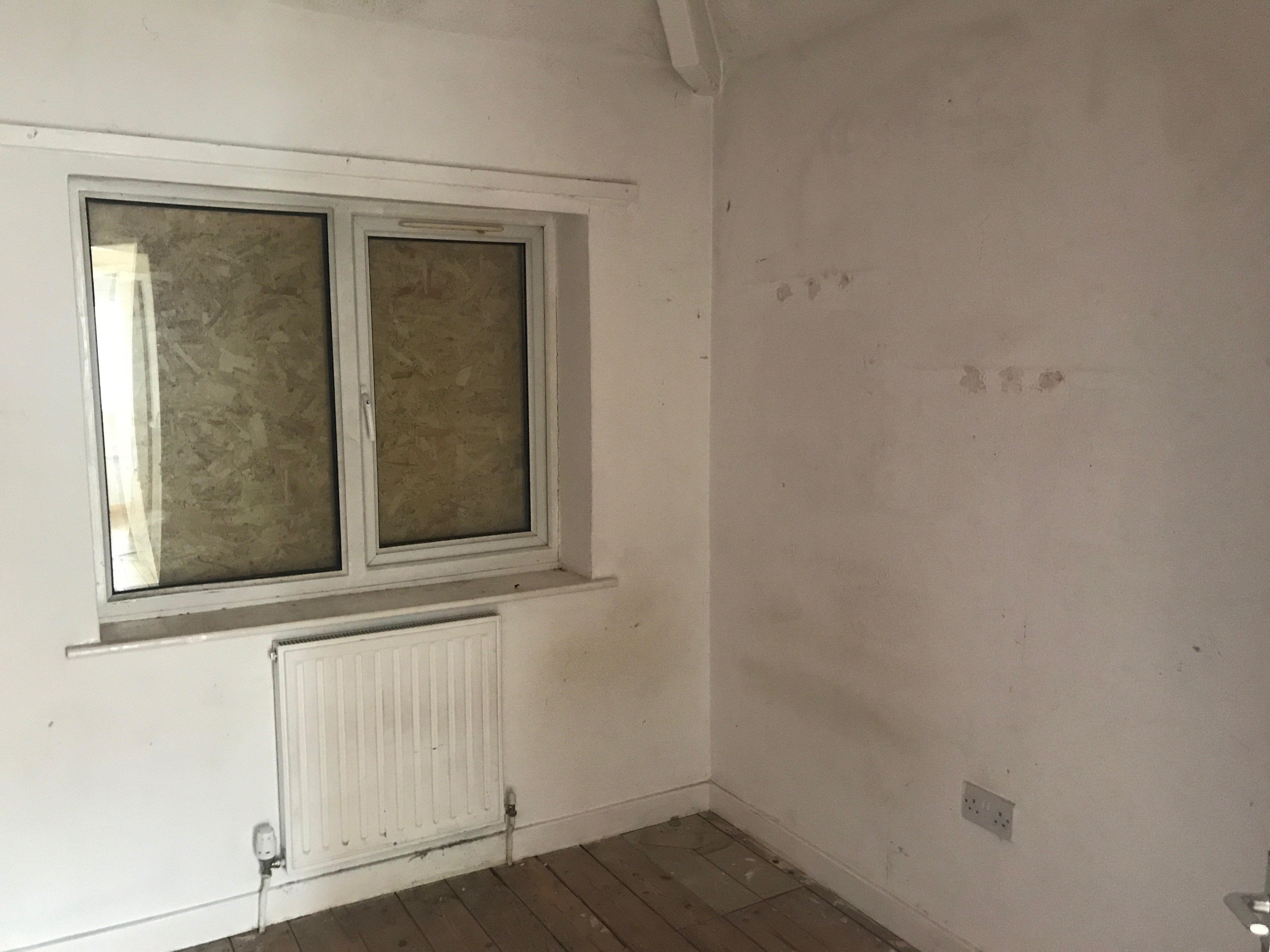 VACANT - Freehold Semi-Detached House 