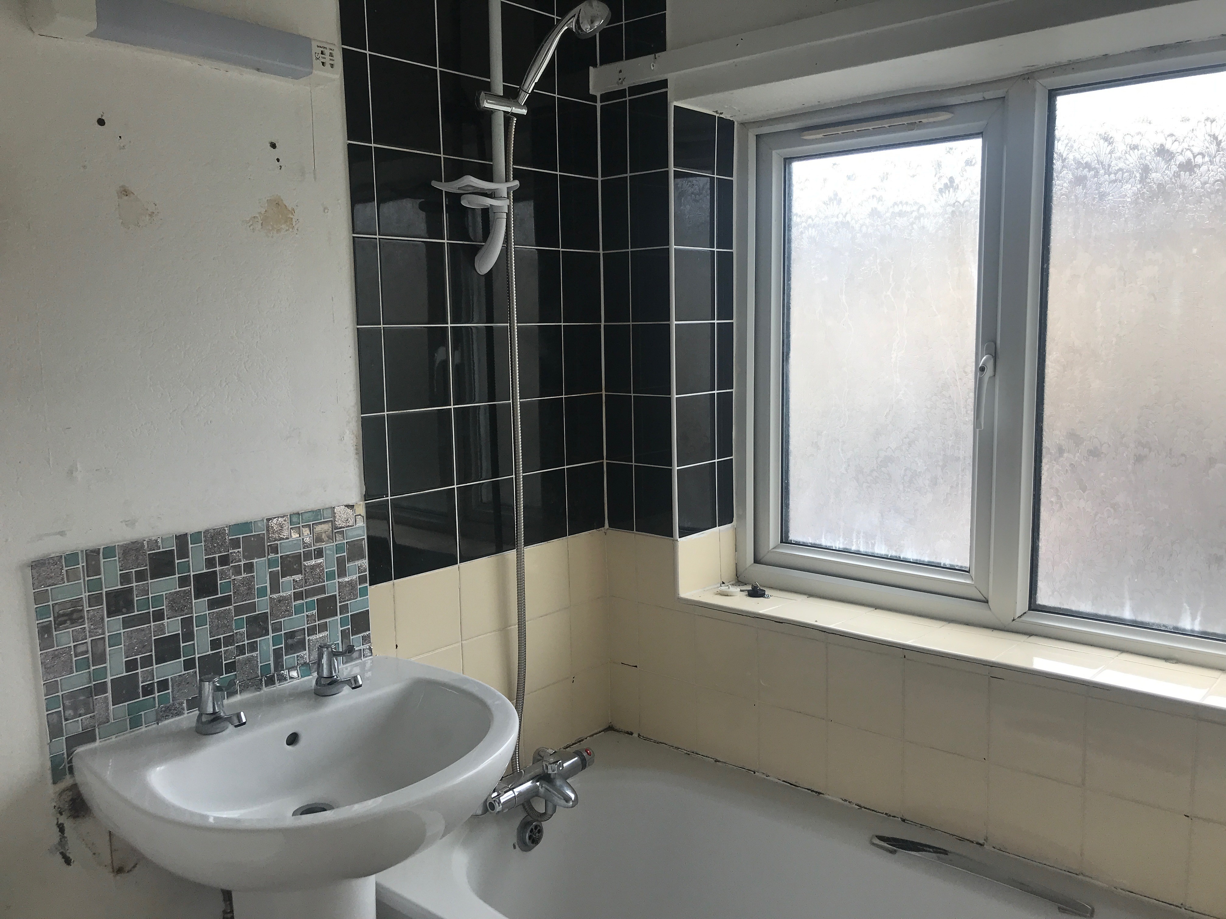 VACANT - Freehold Semi-Detached House 
