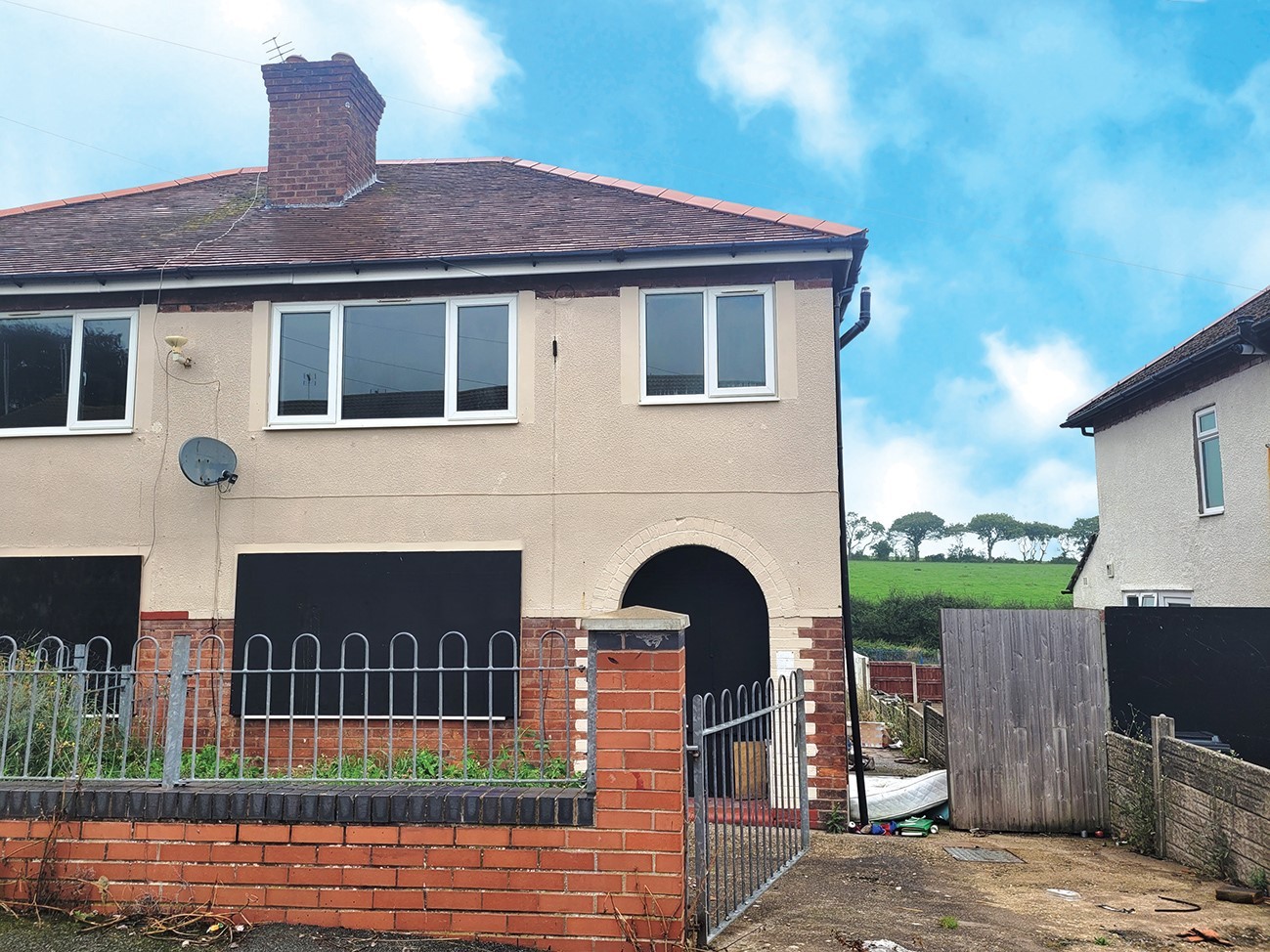 VACANT - Freehold Semi-Detached House 