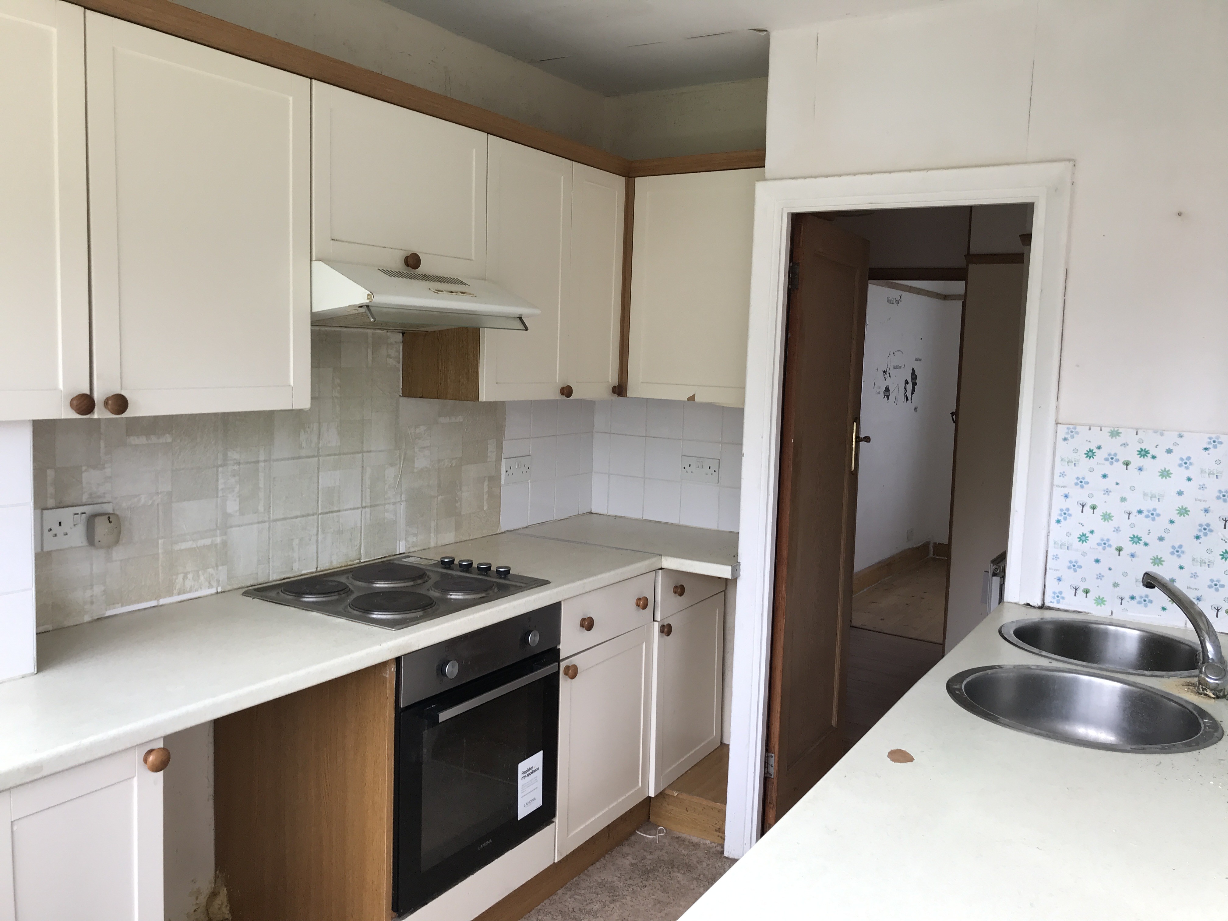 VACANT - Leasehold Self Contained First Floor Maisonette