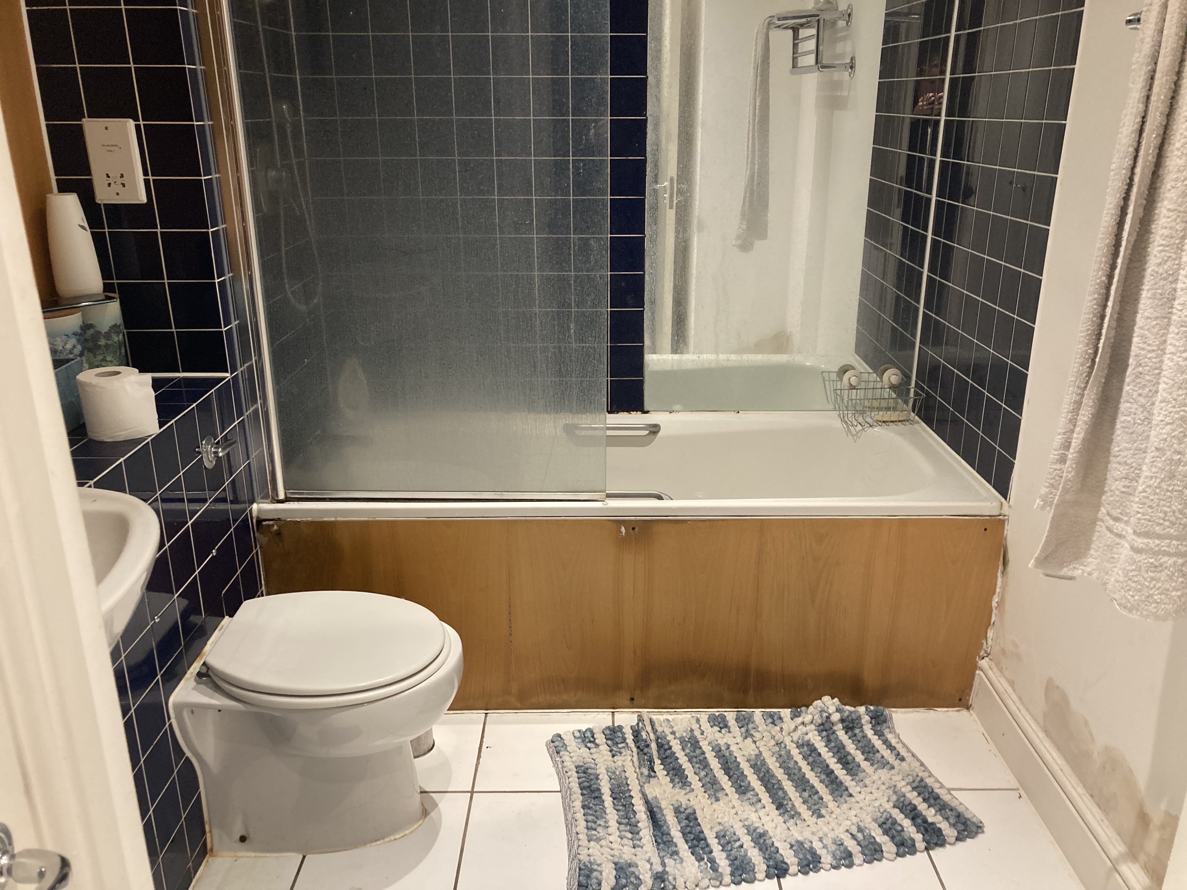 INVESTMENT - Leasehold Self Contained Purpose Built Second Floor Flat with Parking
