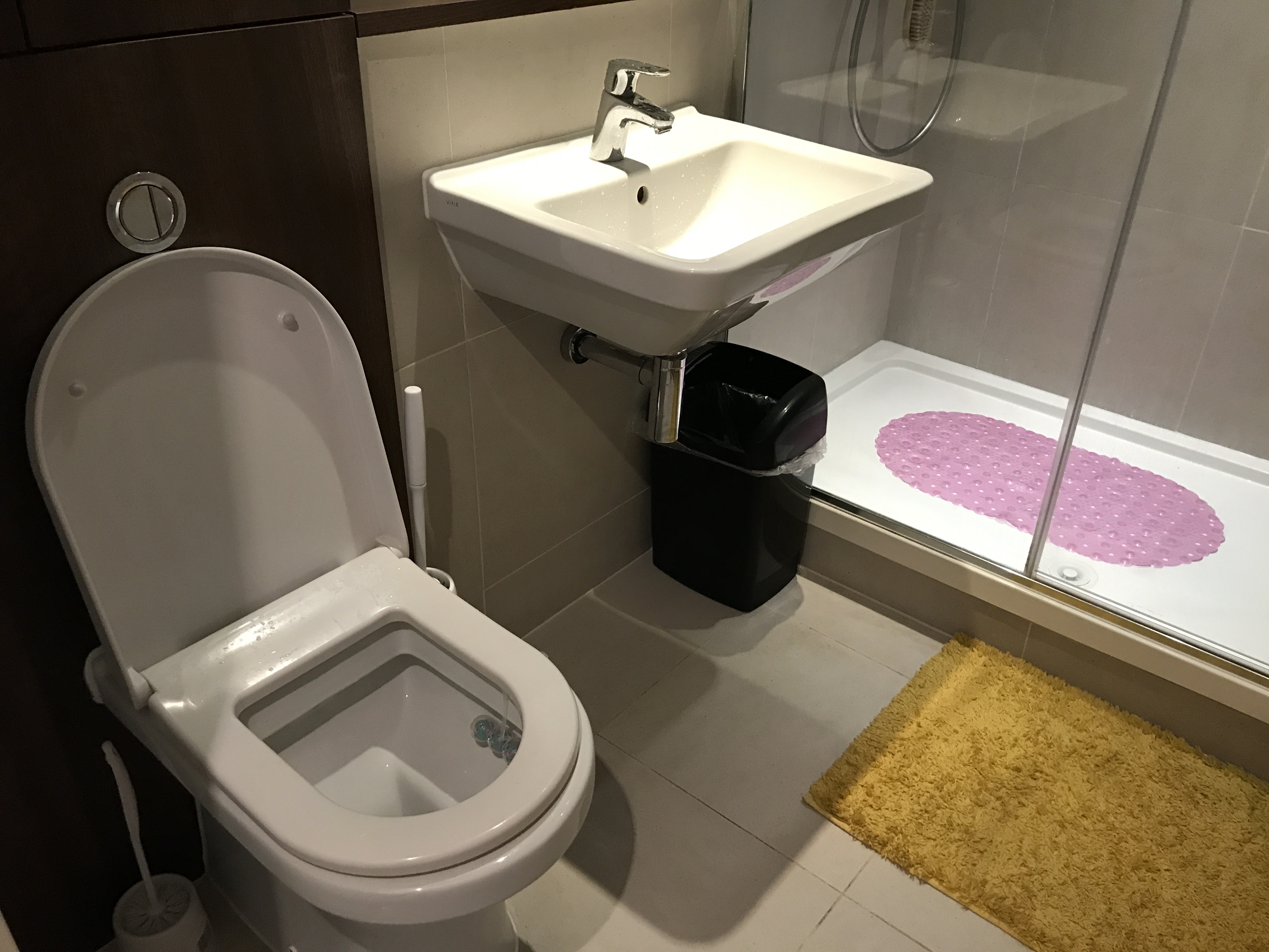 INVESTMENT - Leasehold Self Contained First Floor Flat in a Berkeley Homes Development 