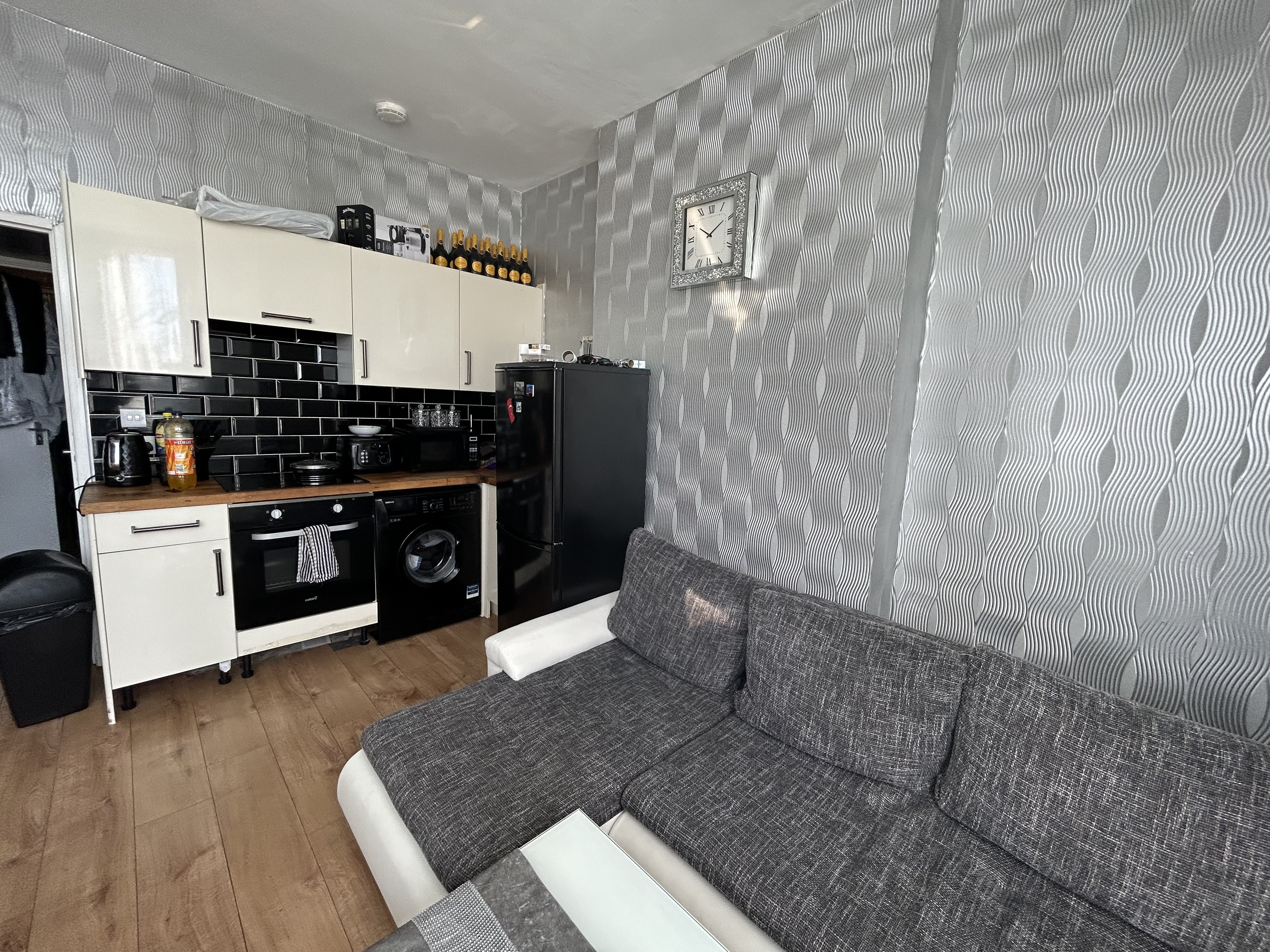INVESTMENT - Leasehold Self Contained Second Floor Flat