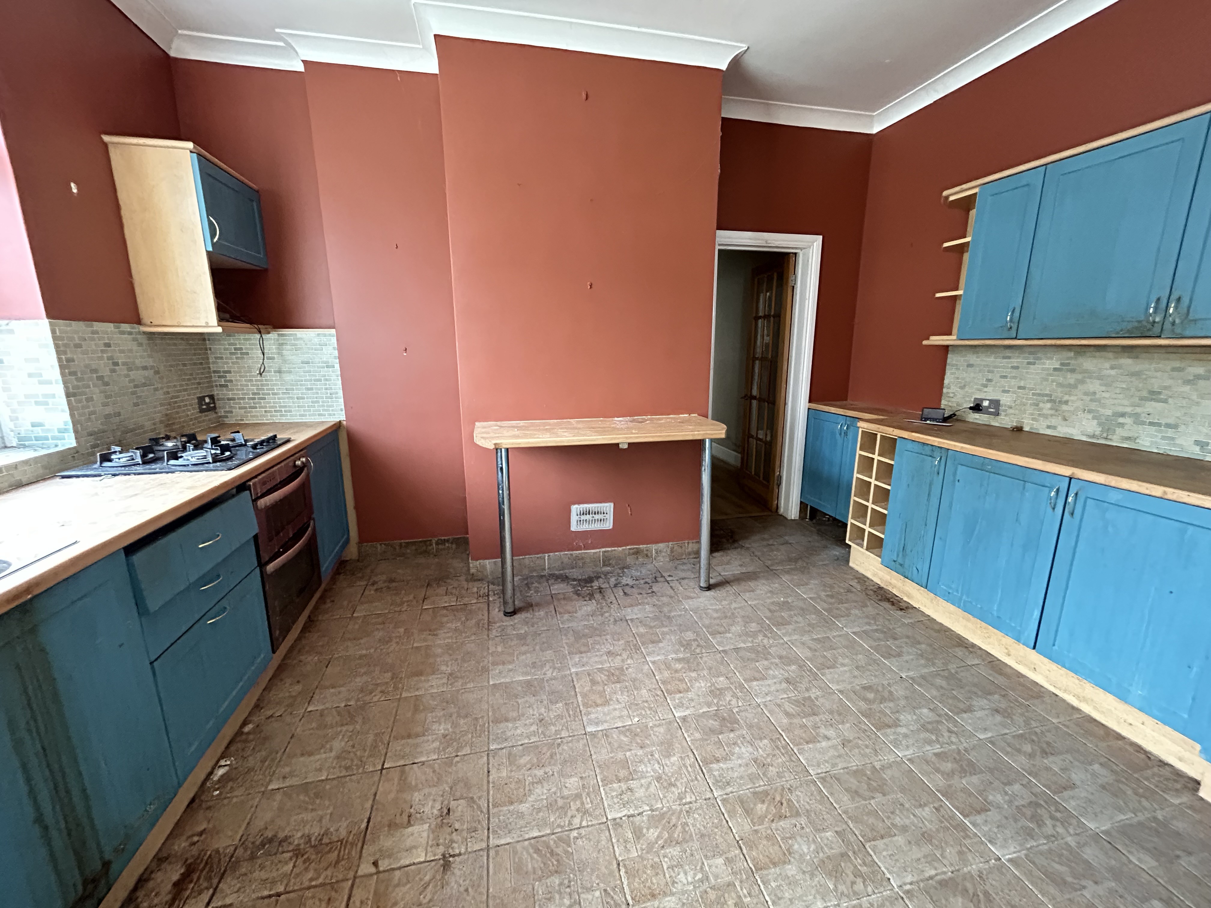 VACANT - Long Leasehold Self Contained Ground Floor Flat