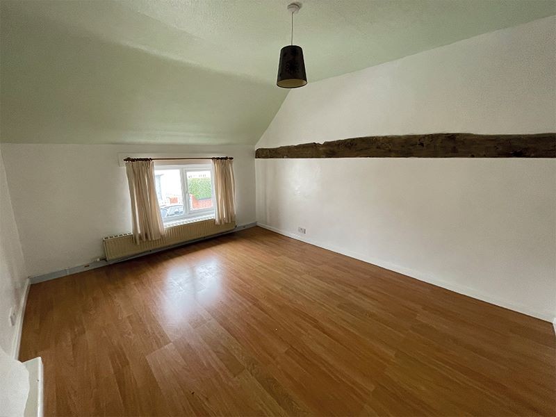 VACANT - Freehold Mid Terrace House