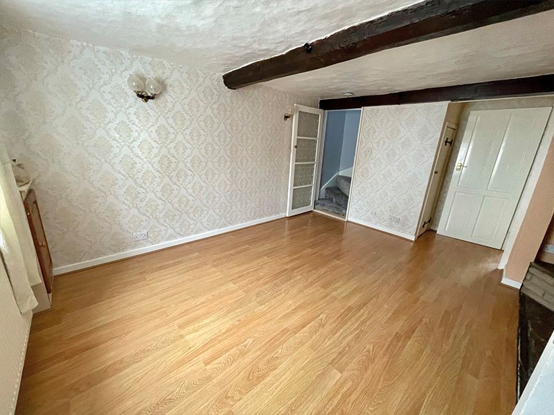 VACANT - Freehold Mid Terrace House