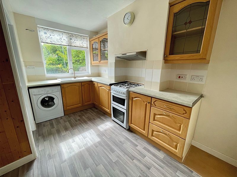 VACANT - Freehold Mid Terrace House