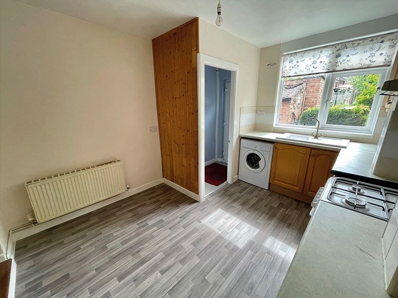 VACANT - Freehold Mid Terrace House